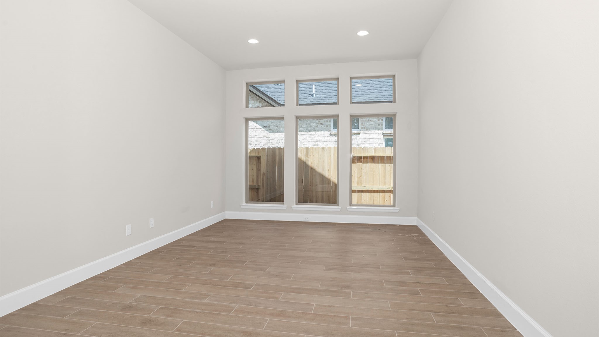 2618 Regal Bloom Drive Property Photo 9