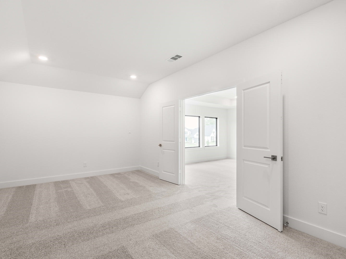 1511 Watermont Drive Property Photo 9
