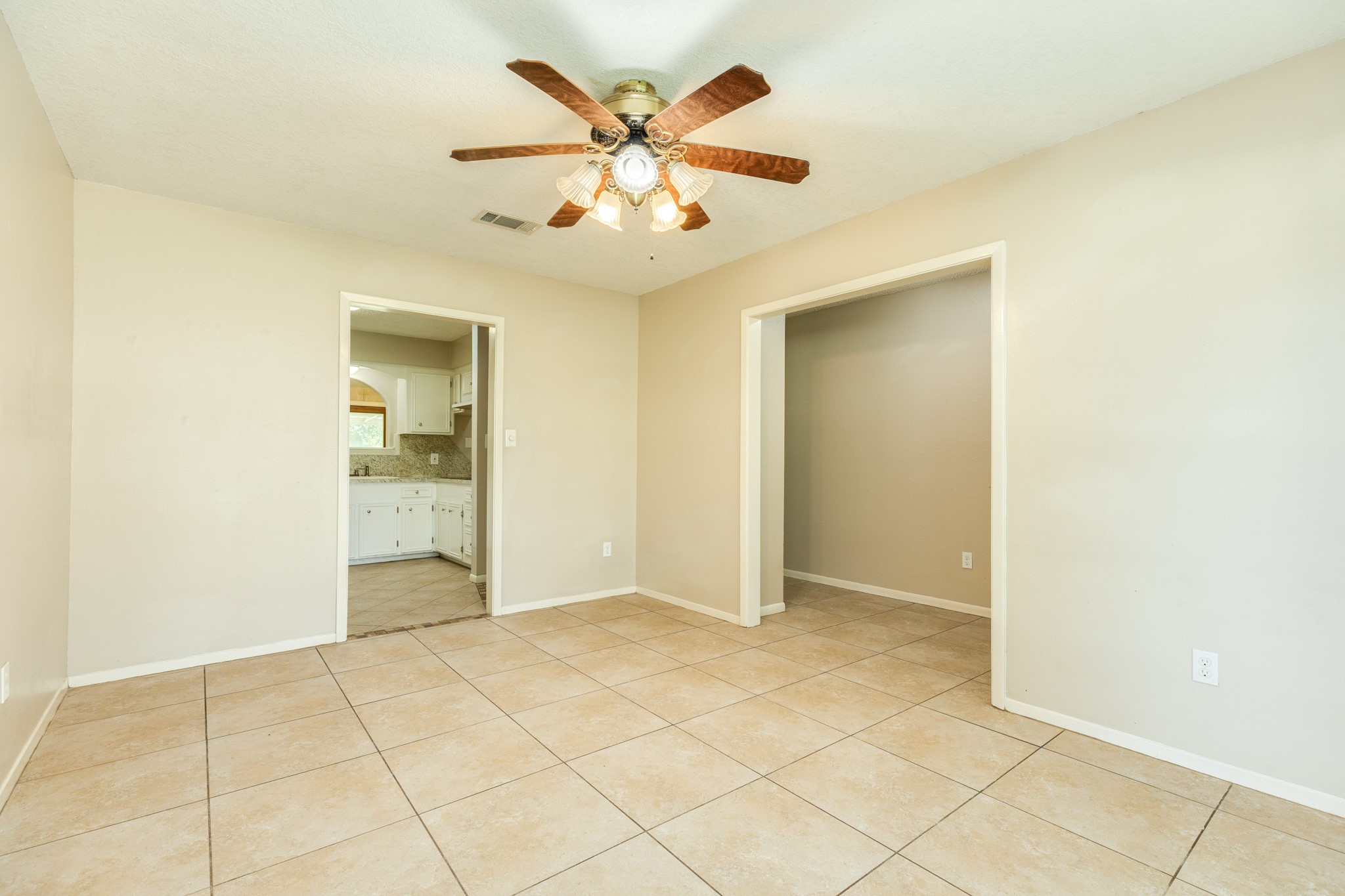 232 Wayne Dr Property Photo 16