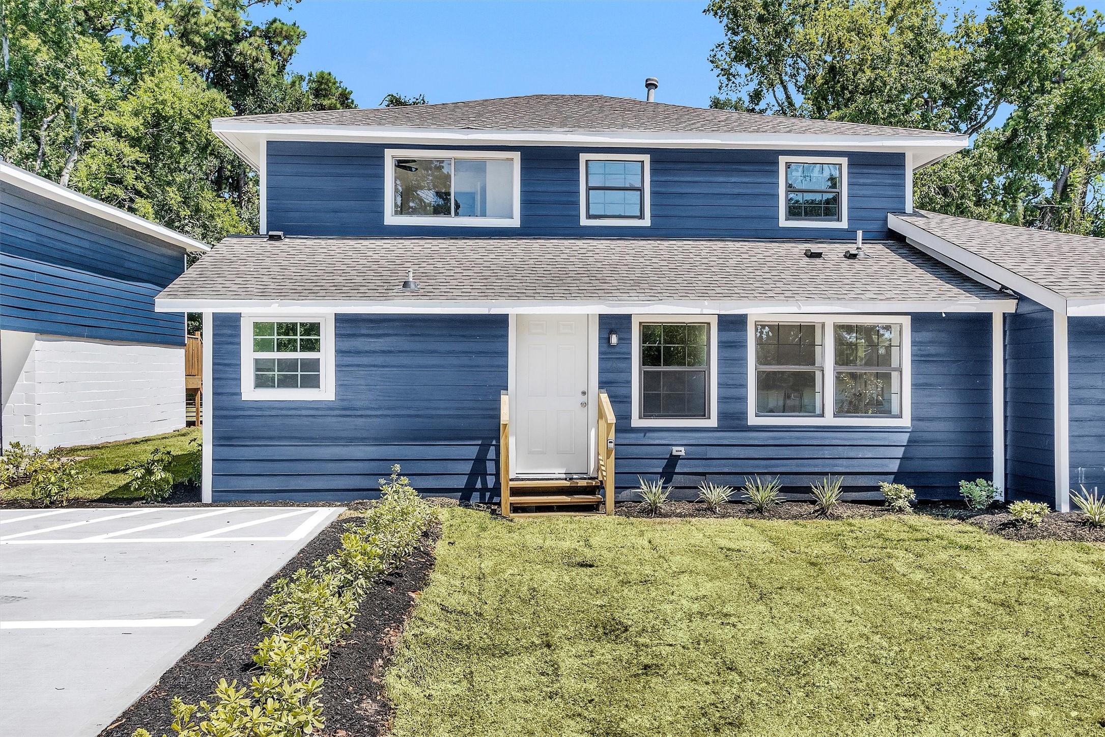 16016 Green Manor Drive Property Photo 3