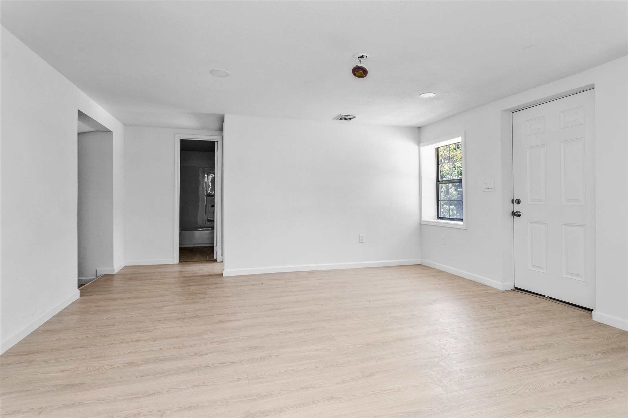 16016 Green Manor Drive Property Photo 4