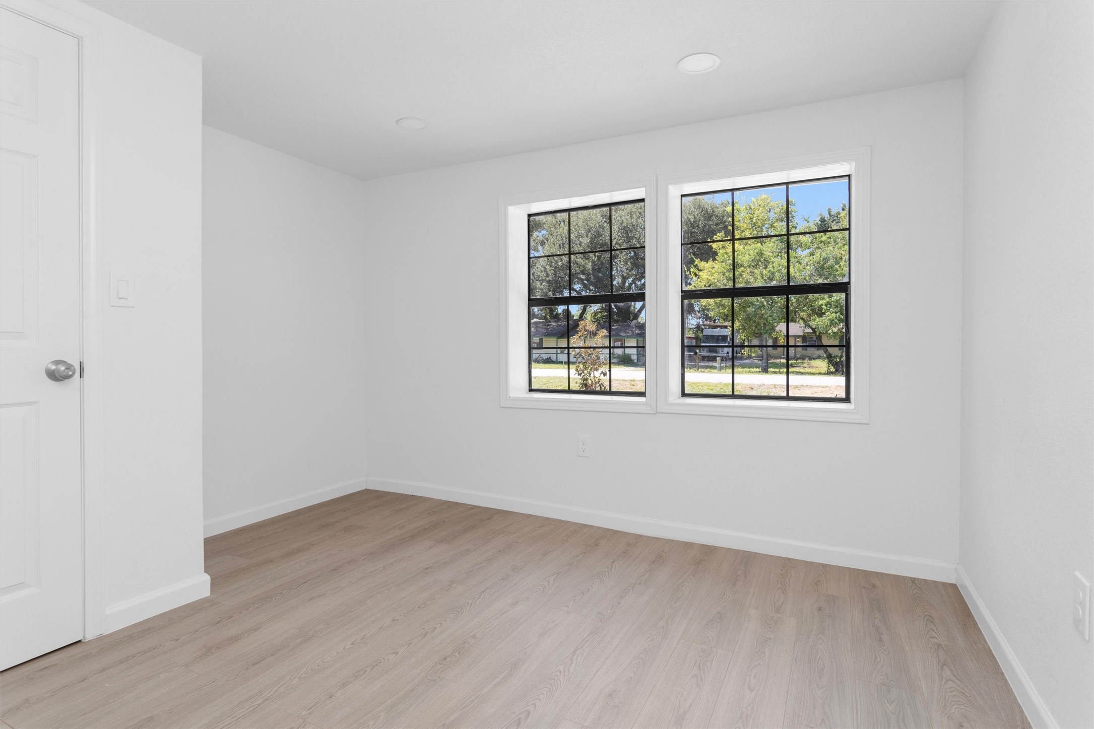 16016 Green Manor Drive Property Photo 7