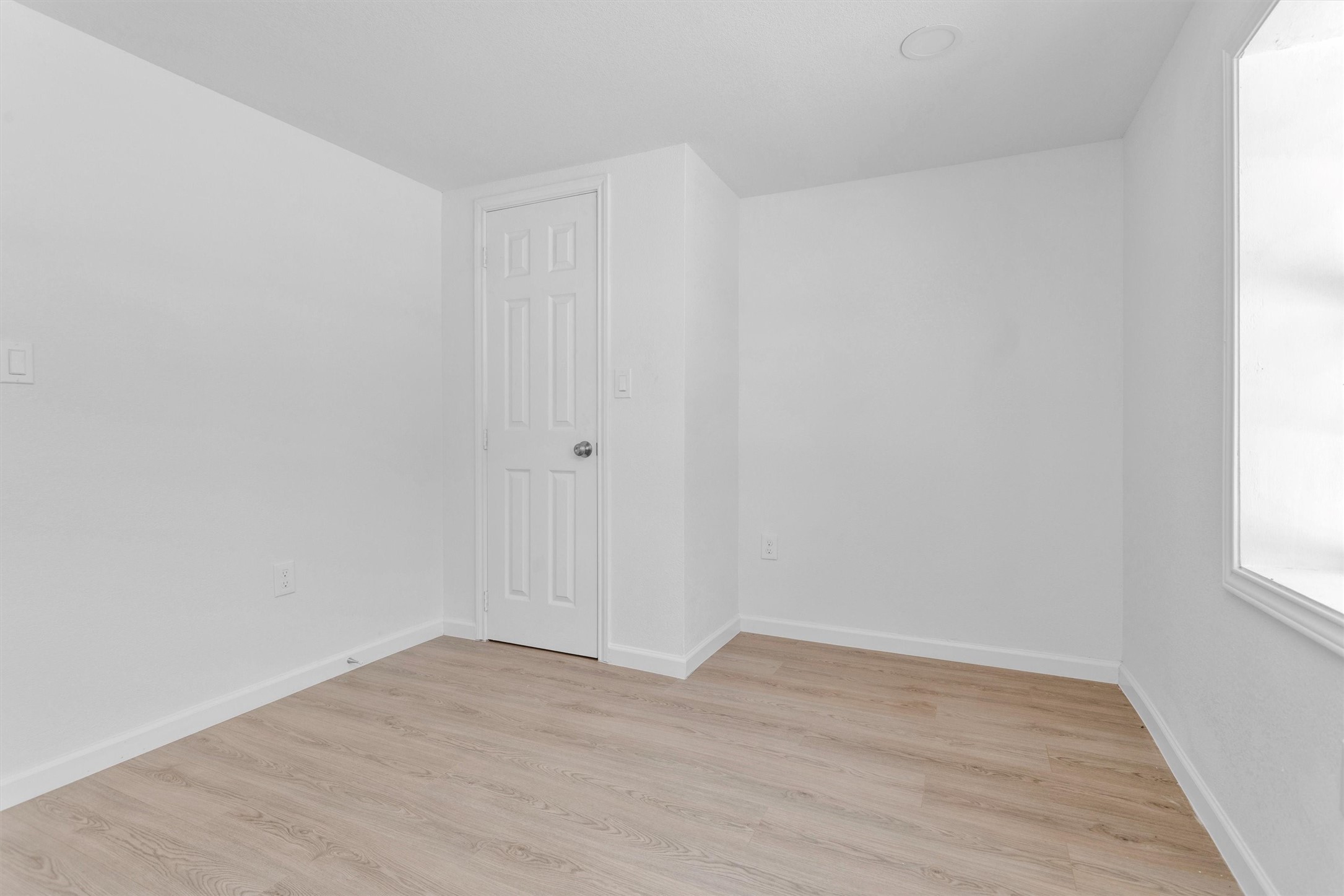 16016 Green Manor Drive Property Photo 9