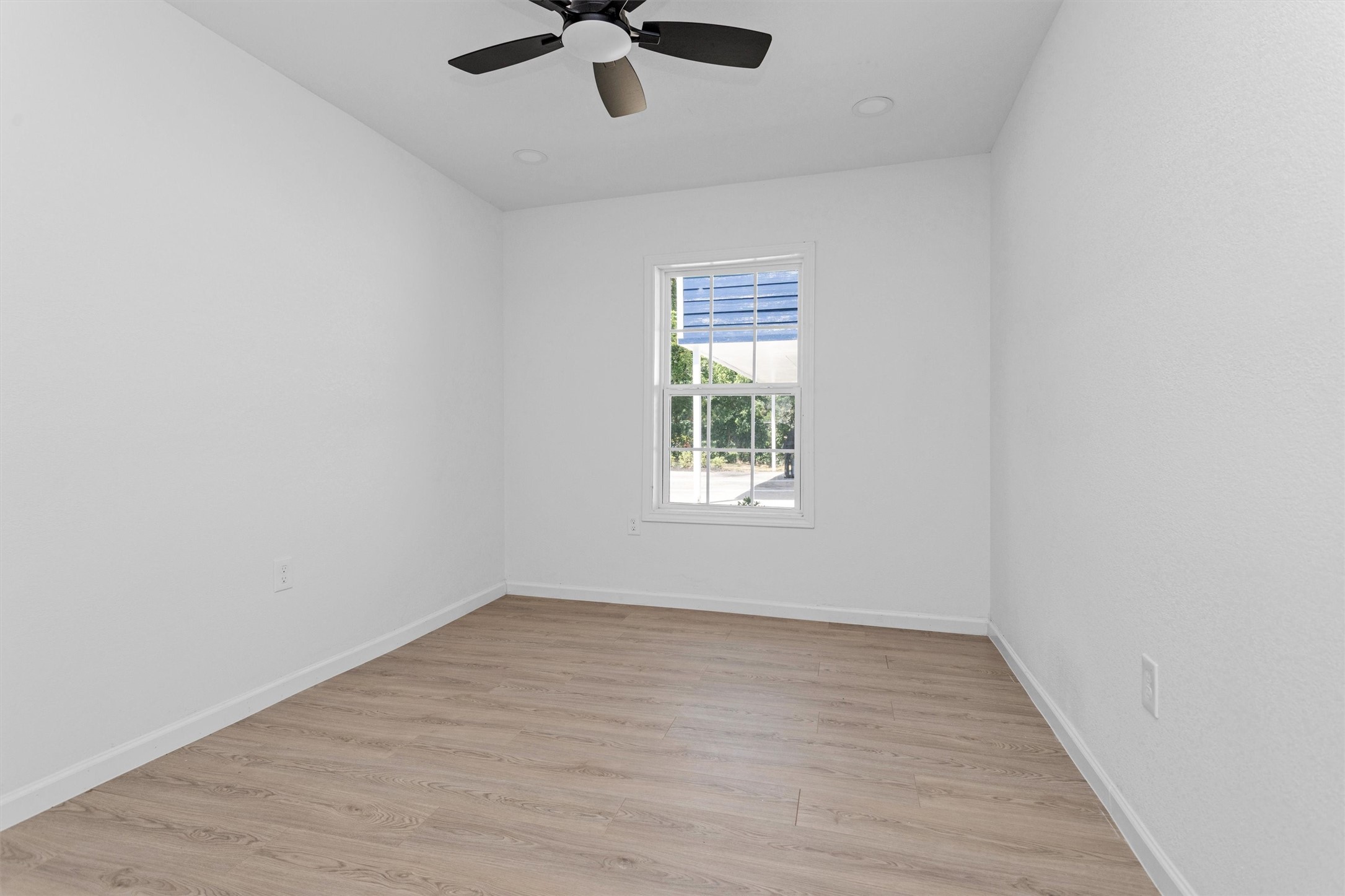 16016 Green Manor Drive Property Photo 15