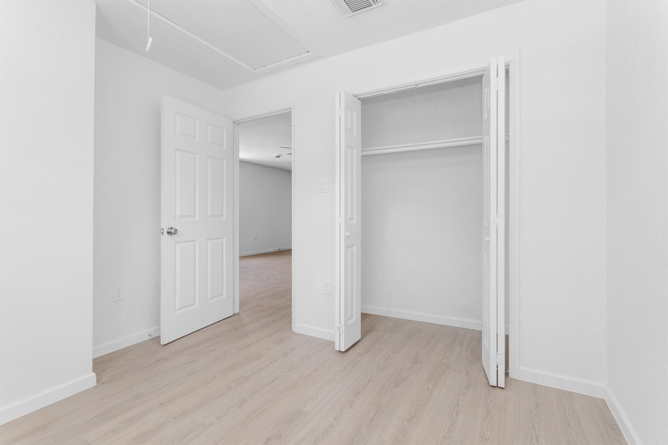16016 Green Manor Drive Property Photo 33