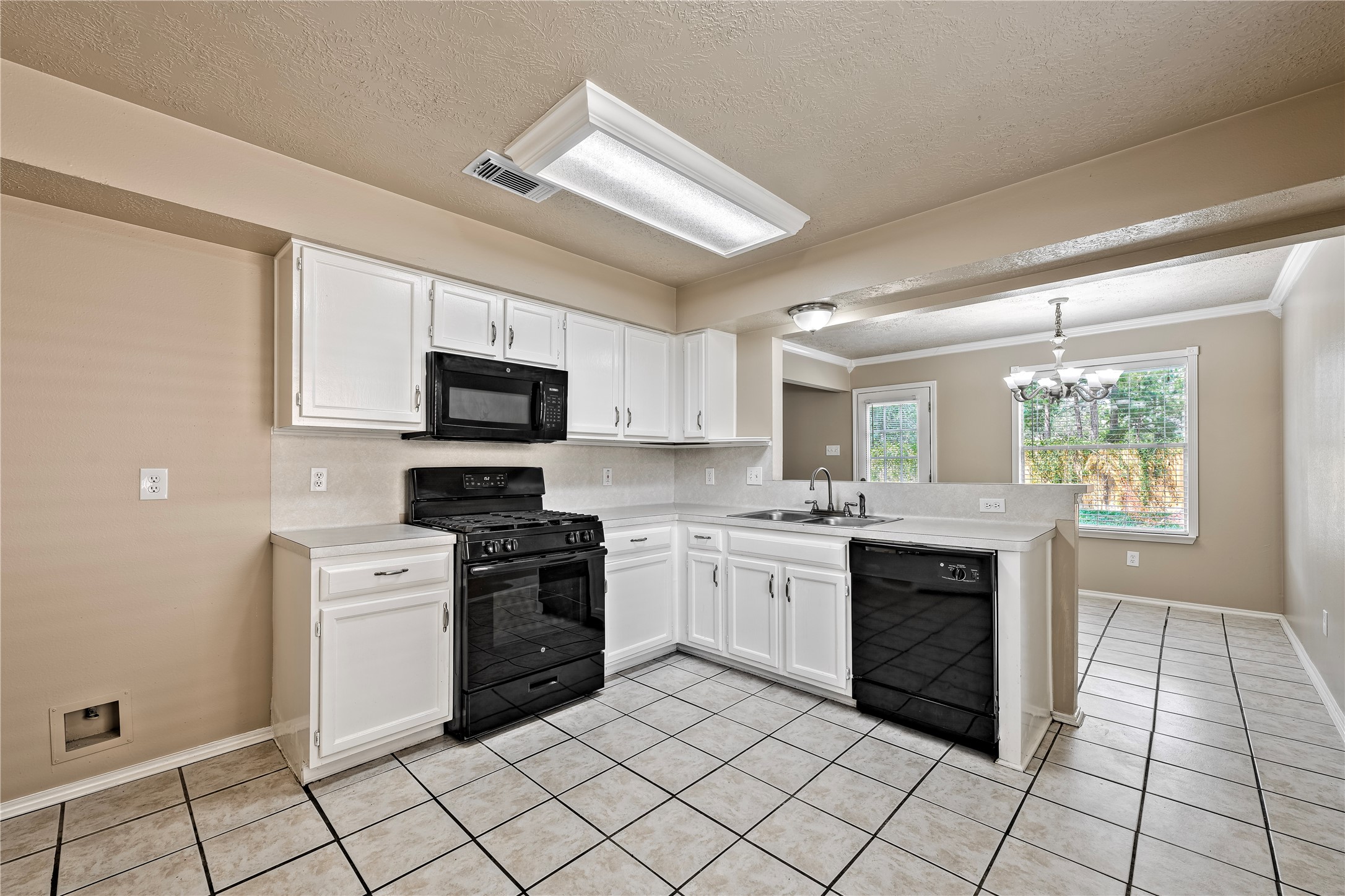2627 Autumn Springs Lane Property Photo 8