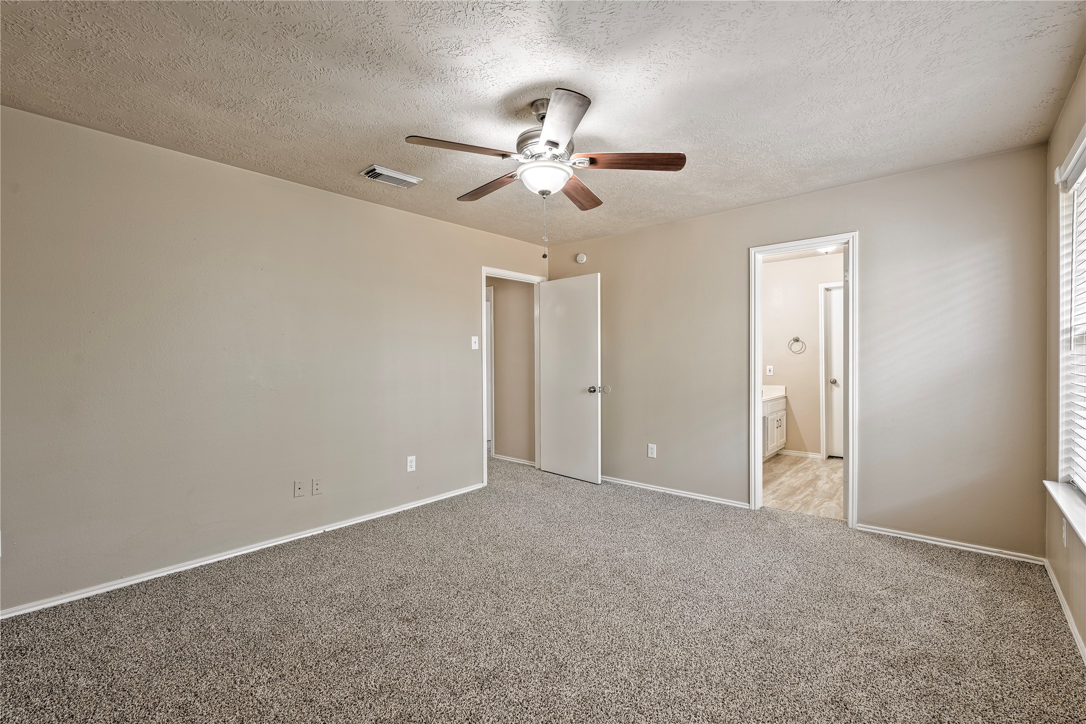 2627 Autumn Springs Lane Property Photo 12