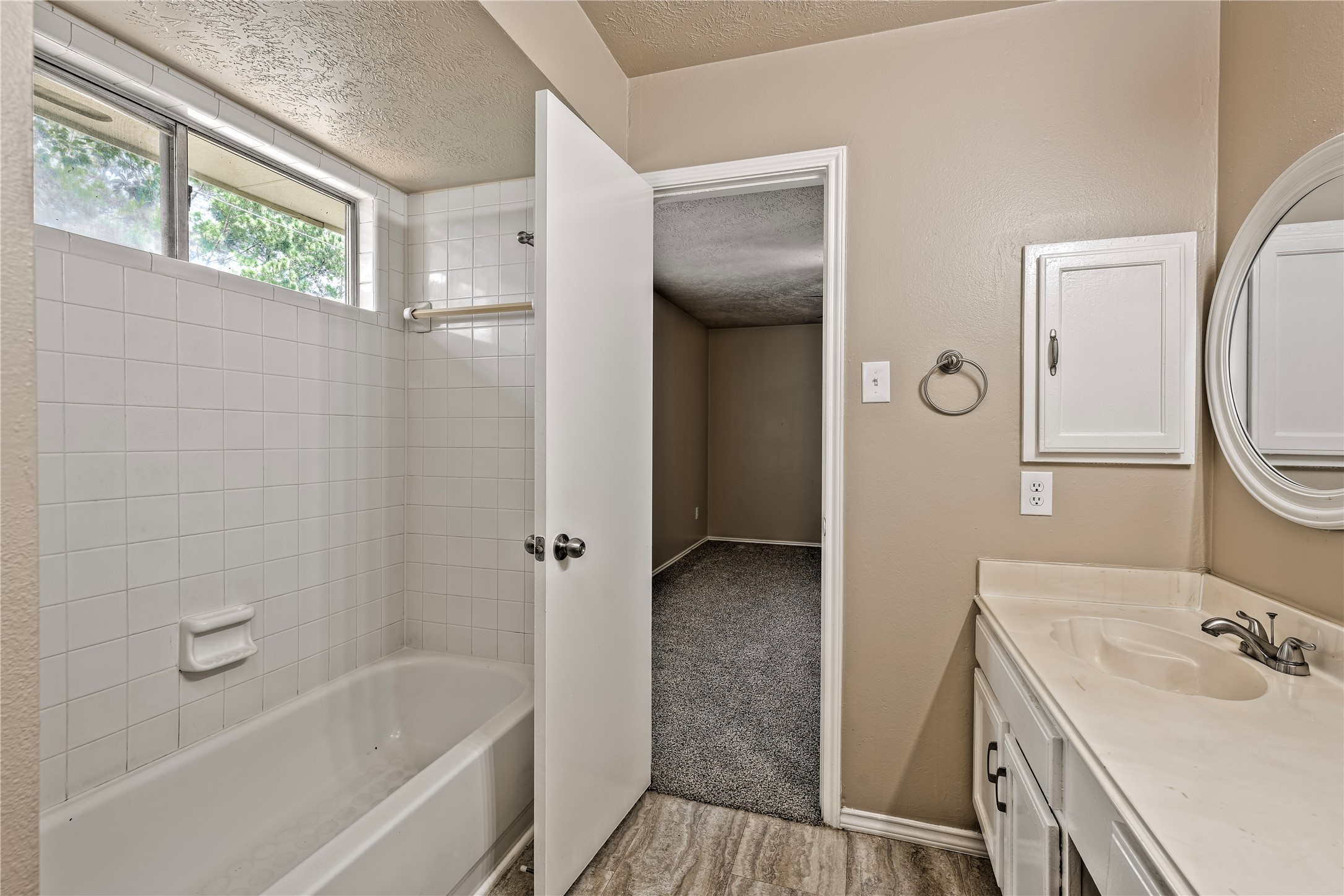 2627 Autumn Springs Lane Property Photo 14