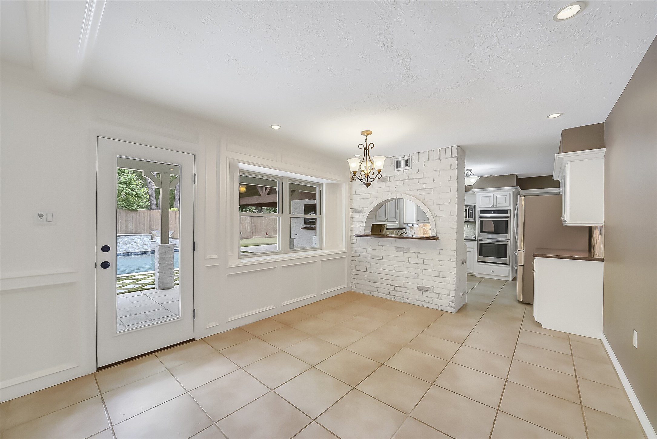 9519 Oxted Lane Property Photo 7