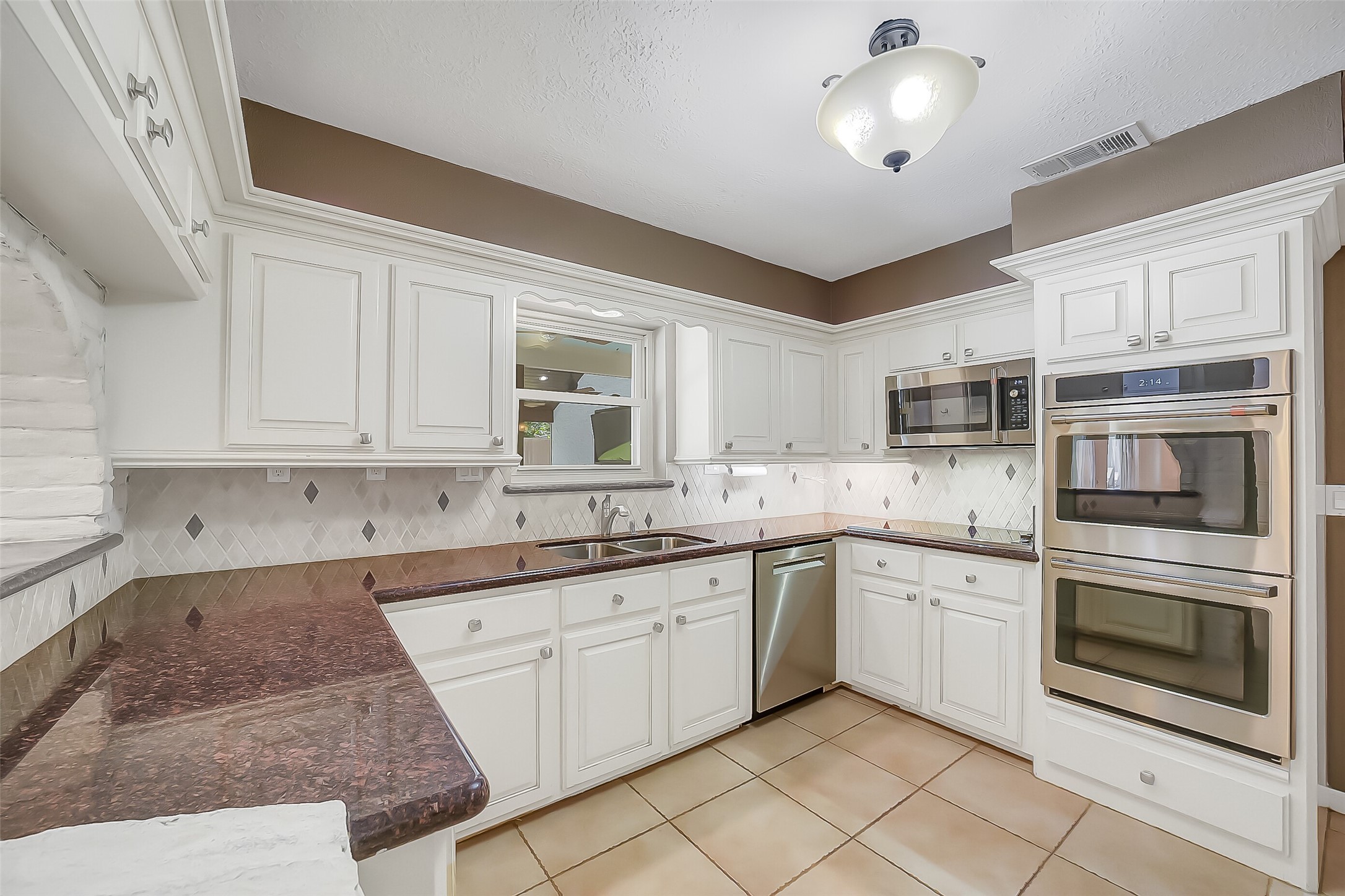 9519 Oxted Lane Property Photo 9