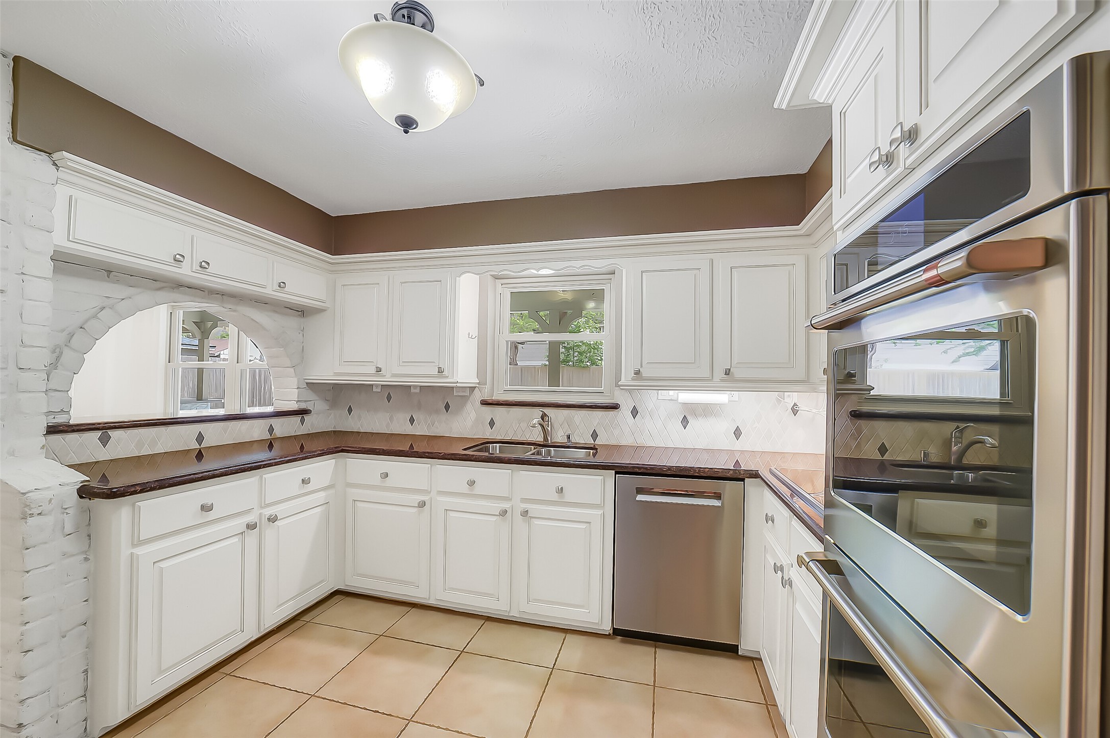 9519 Oxted Lane Property Photo 10