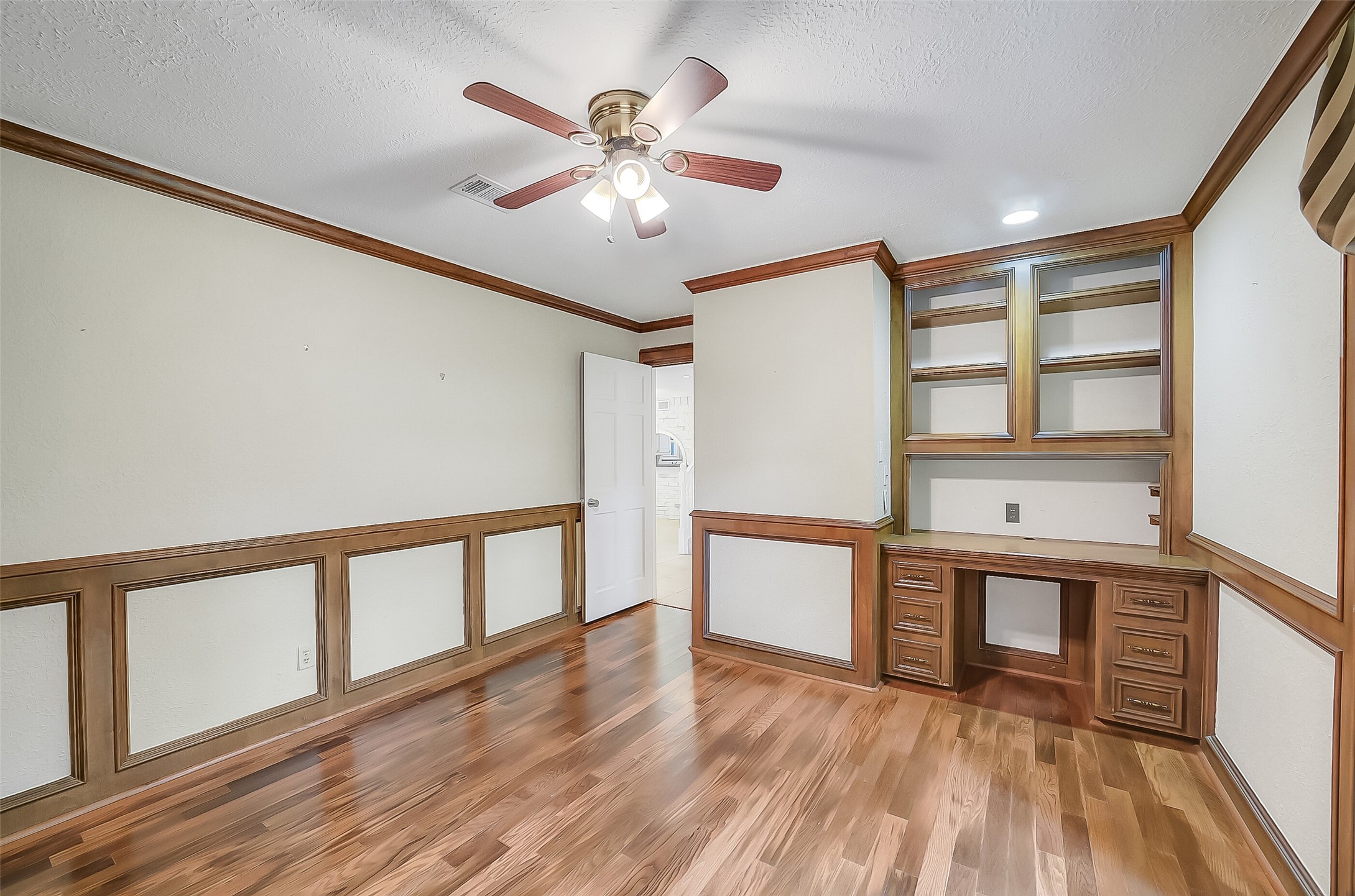 9519 Oxted Lane Property Photo 16