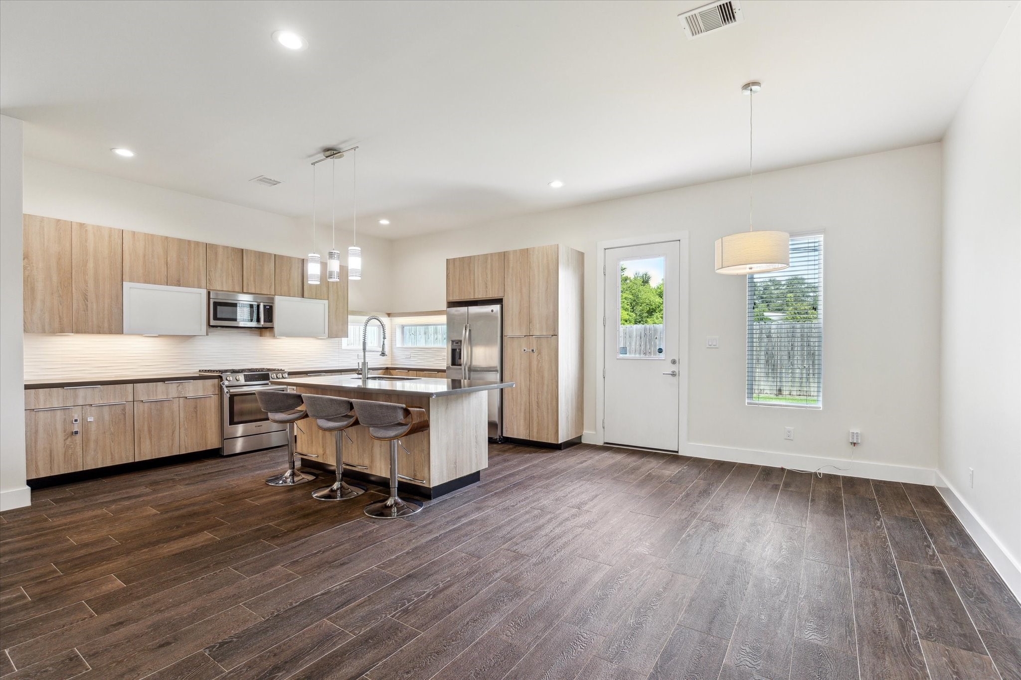 2220 Cortijo Place Property Photo 12