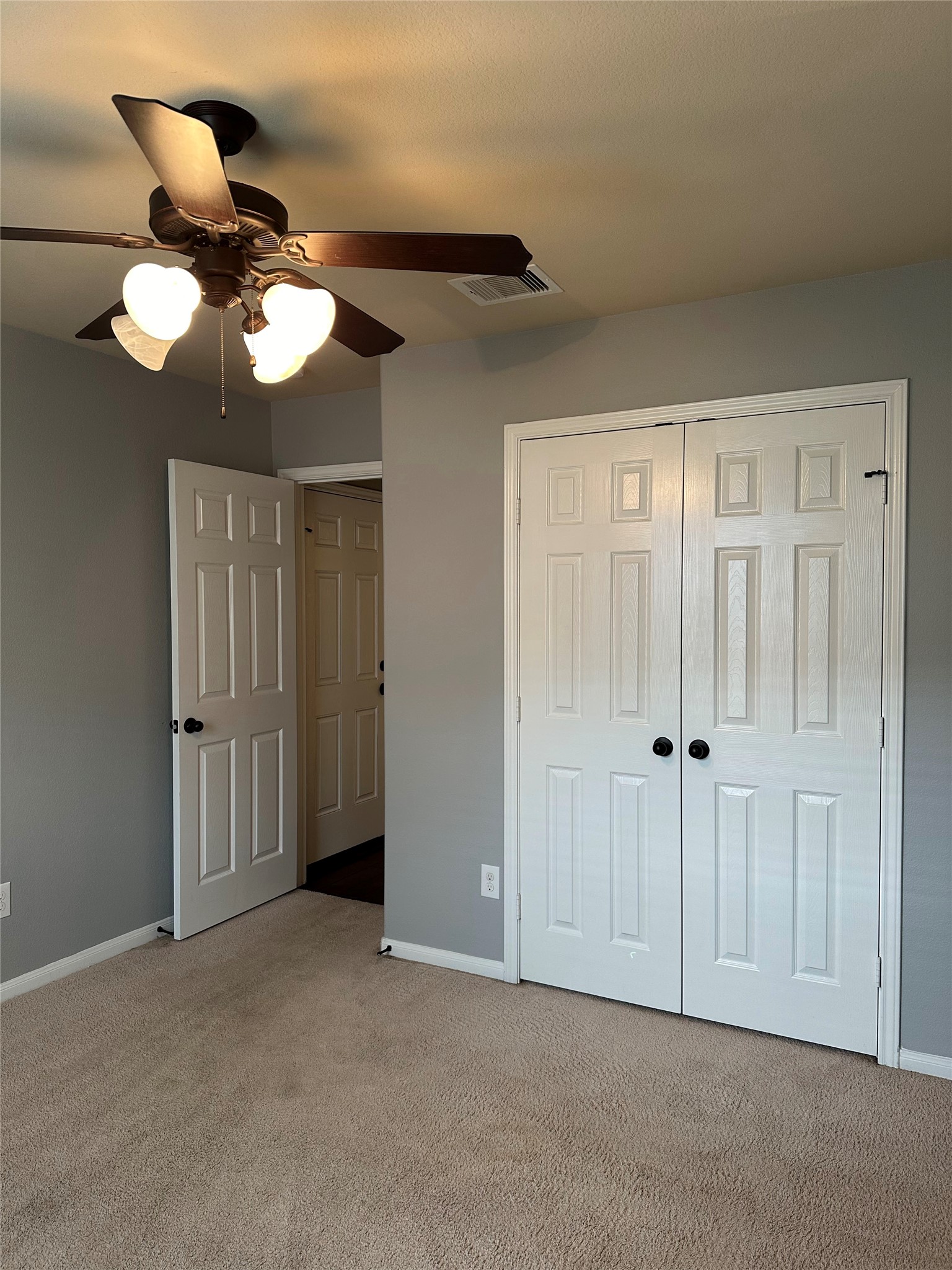 2610 Lexington Park Drive Property Photo 7
