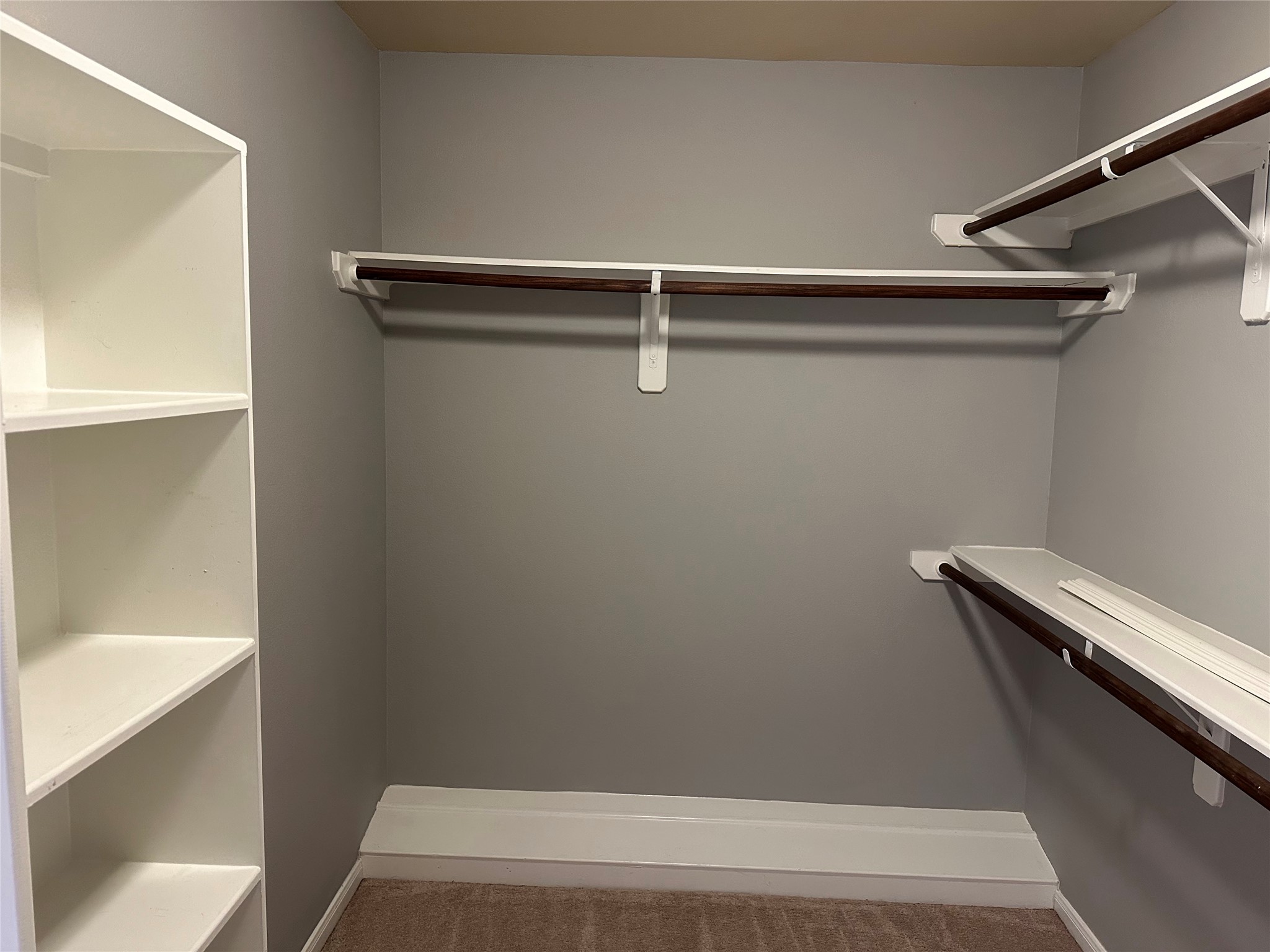 2610 Lexington Park Drive Property Photo 11
