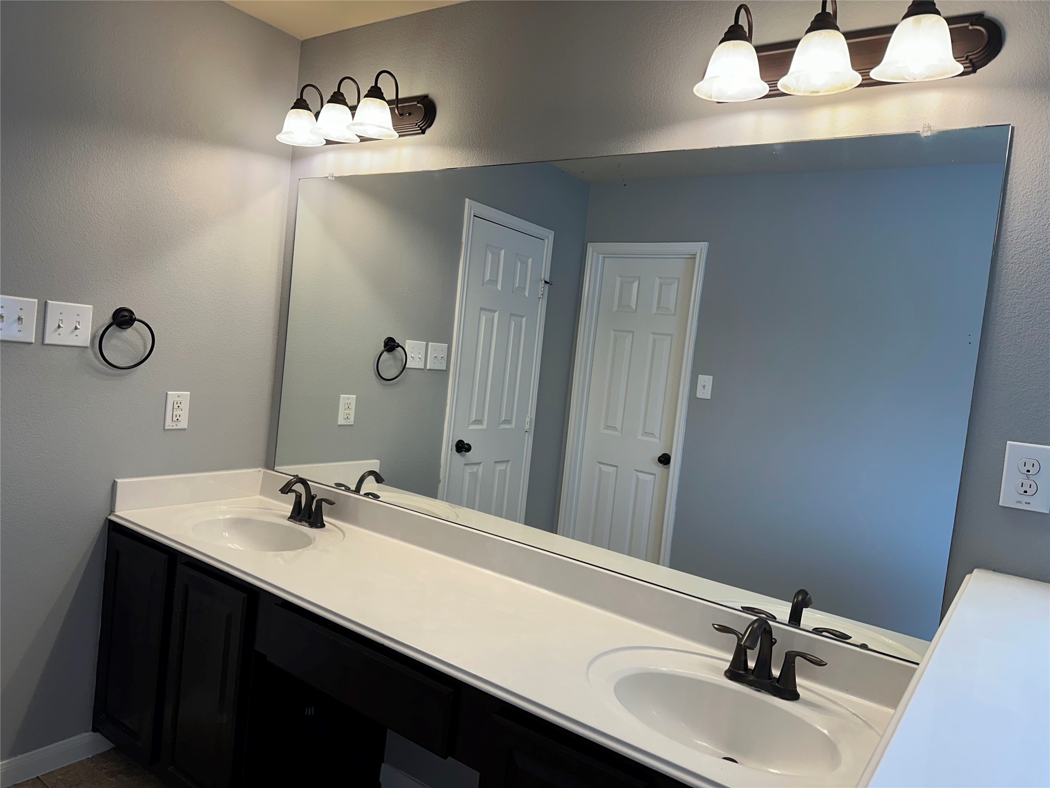 2610 Lexington Park Drive Property Photo 14