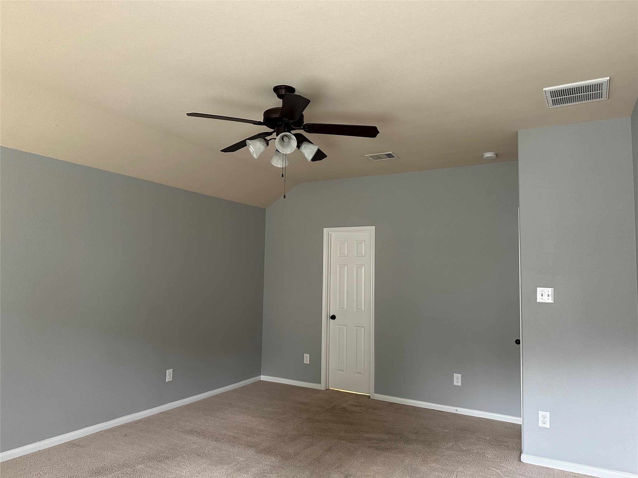 2610 Lexington Park Drive Property Photo 16