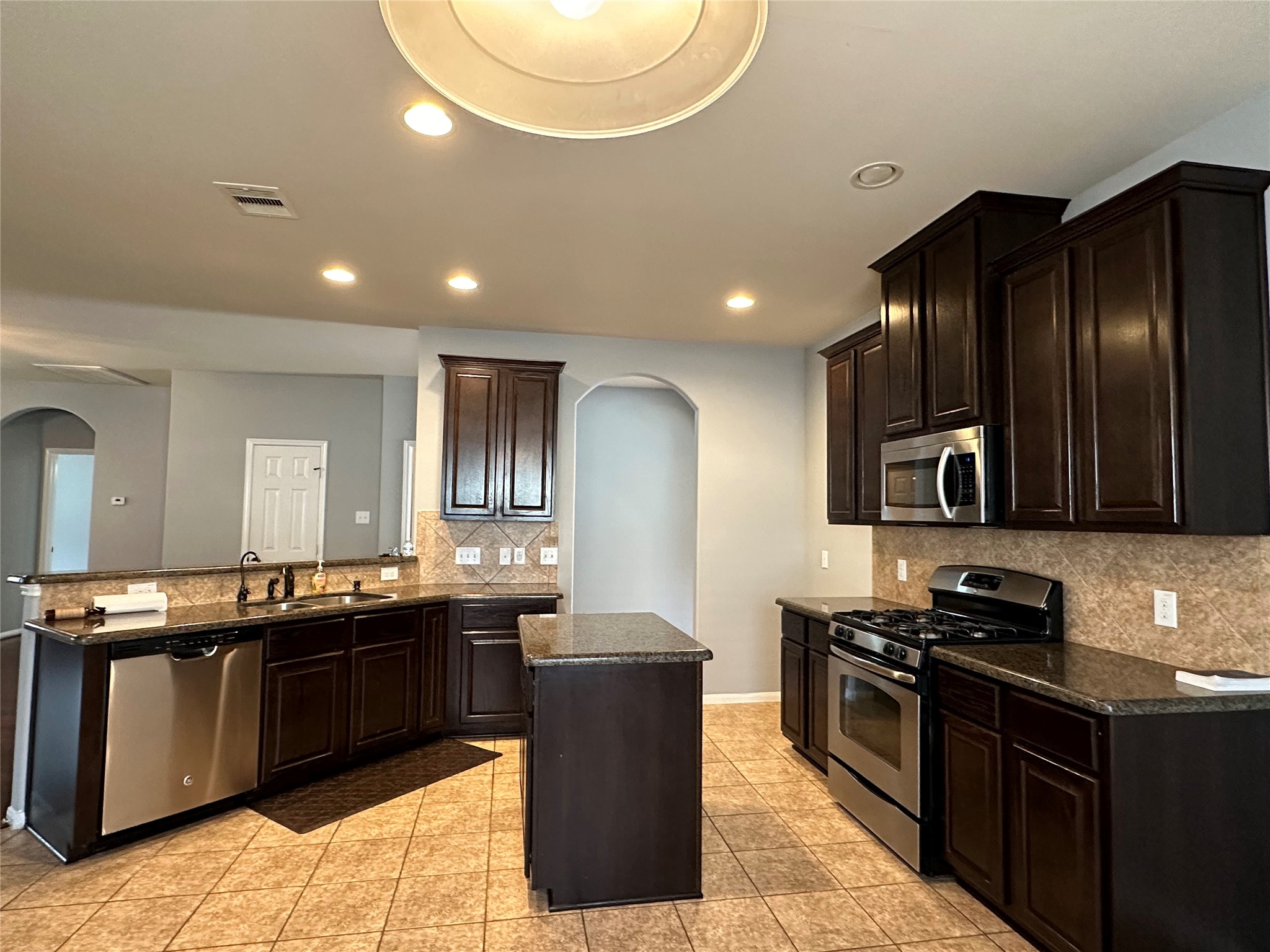 2610 Lexington Park Drive Property Photo 18