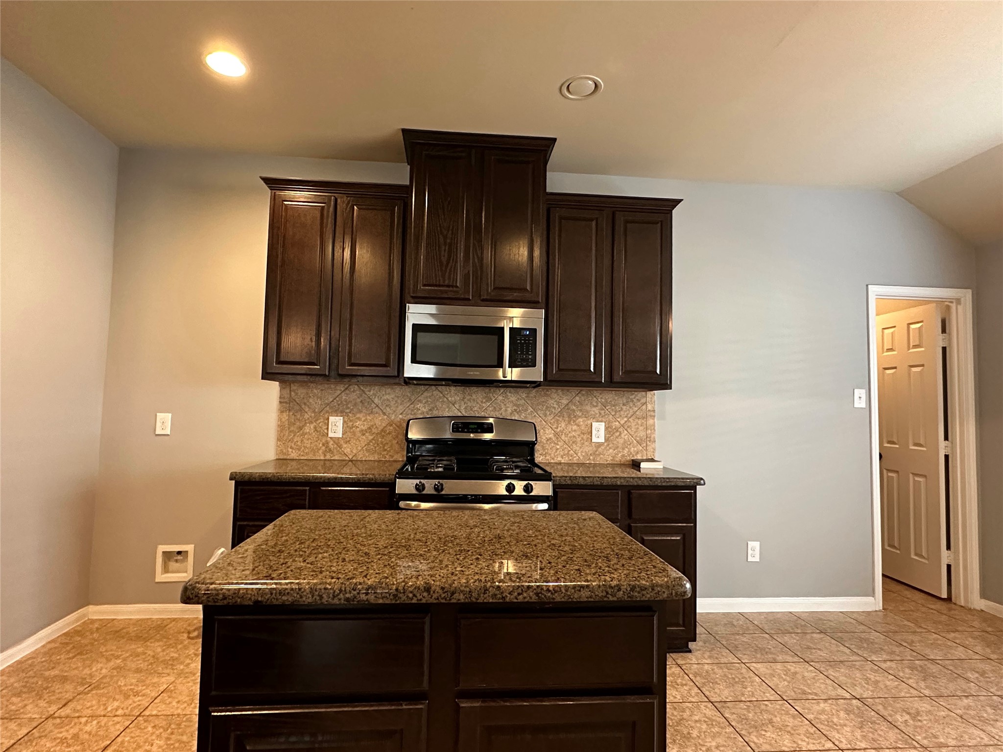 2610 Lexington Park Drive Property Photo 20