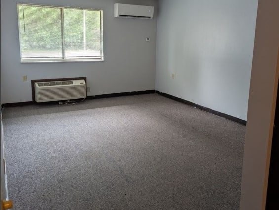 500 S Third Ave Property Photo 8