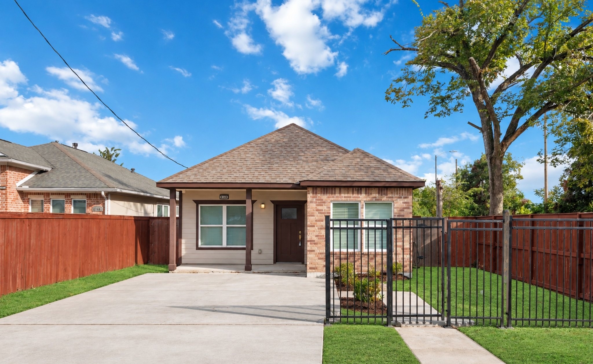 8147 Chateau Street Property Photo 2