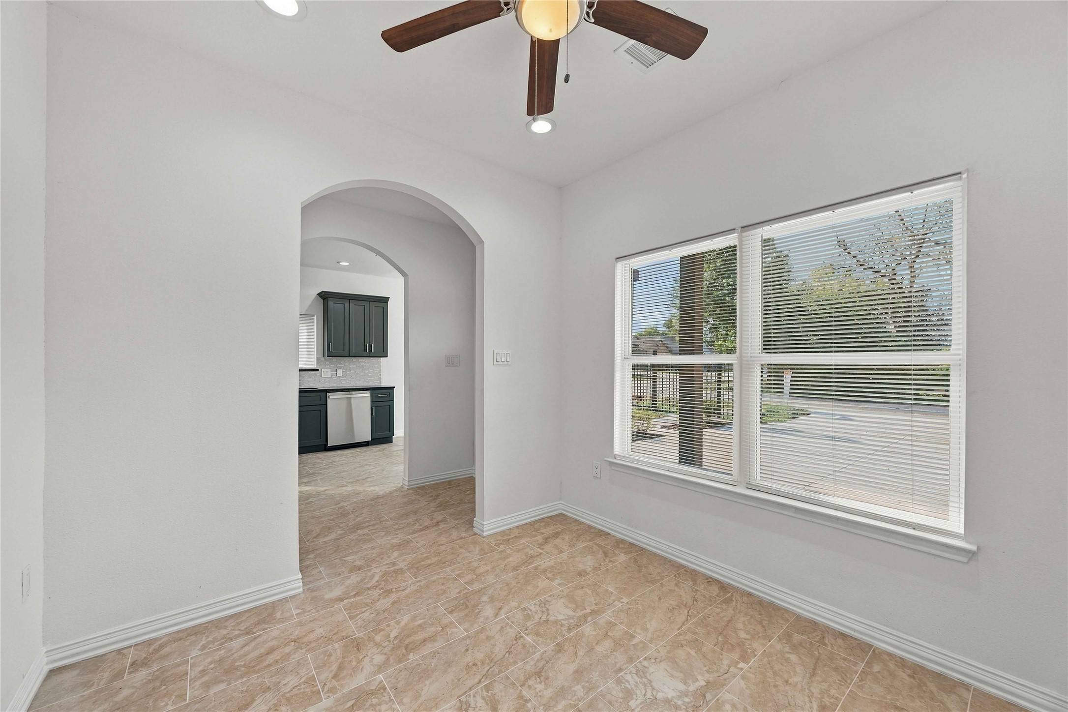 8147 Chateau Street Property Photo 3
