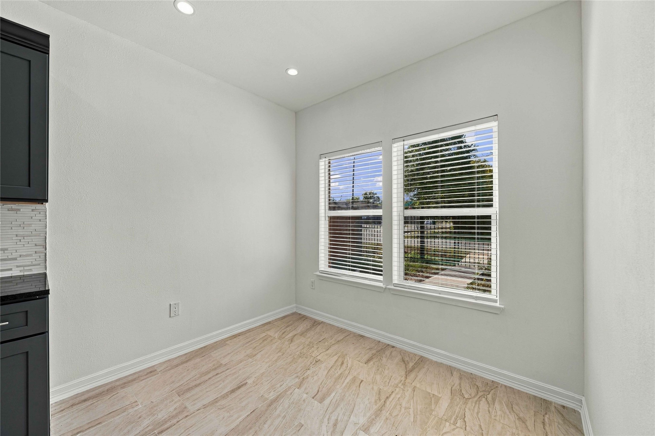 8147 Chateau Street Property Photo 8