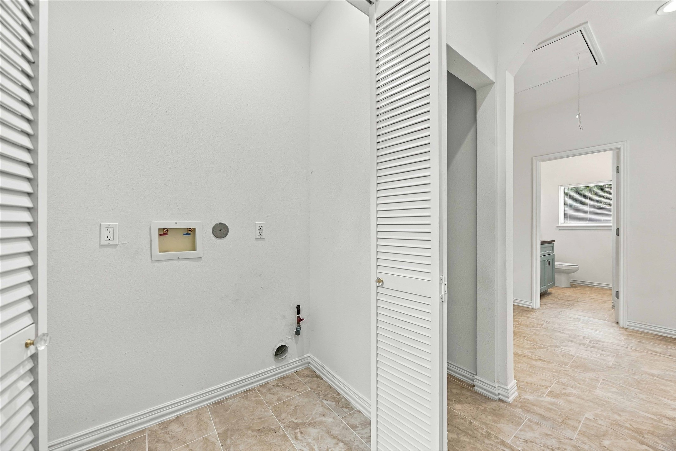 8147 Chateau Street Property Photo 13