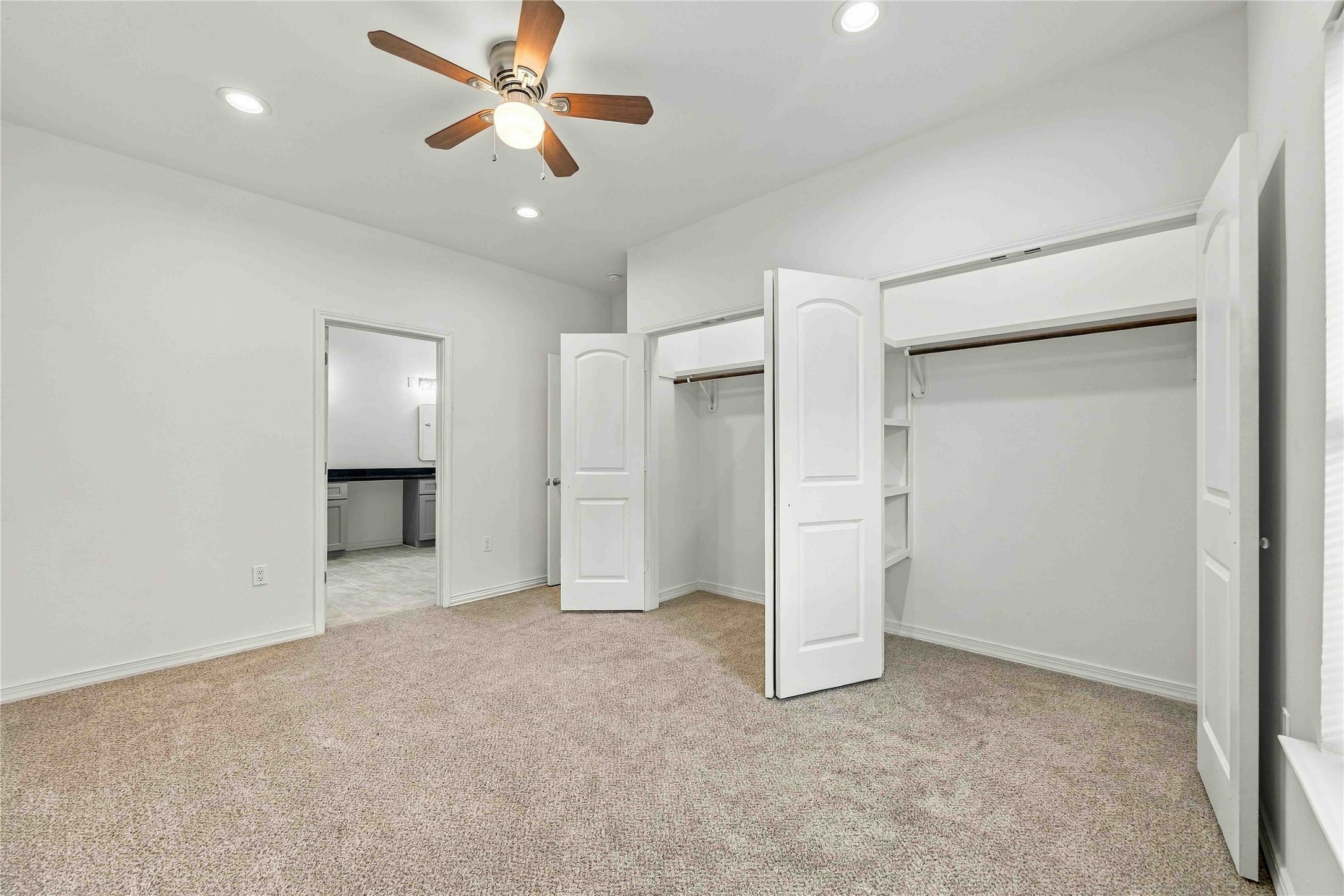 8147 Chateau Street Property Photo 20