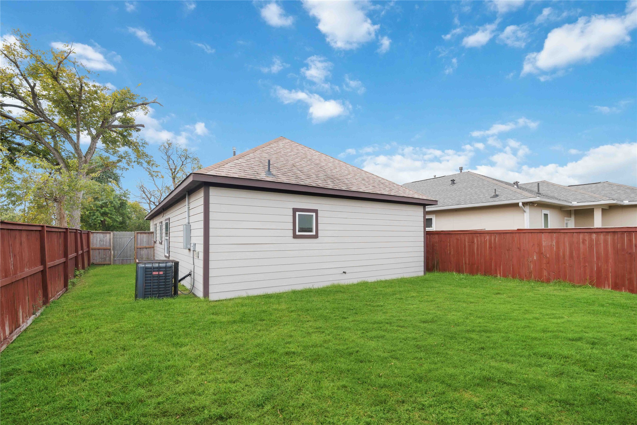 8147 Chateau Street Property Photo 24