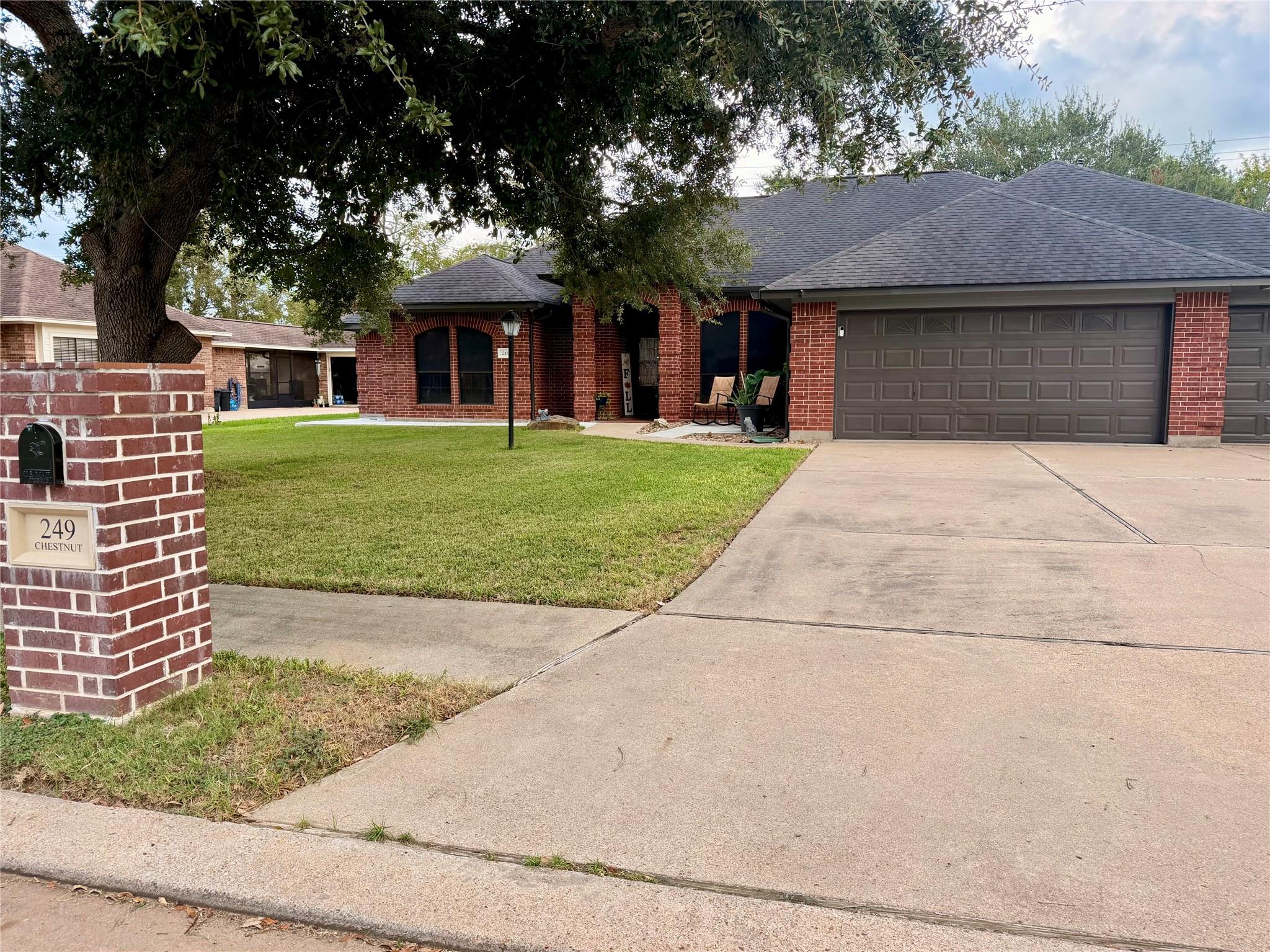 249 Chestnut Street, Lake Jackson Tx 77566 Property Photo 2