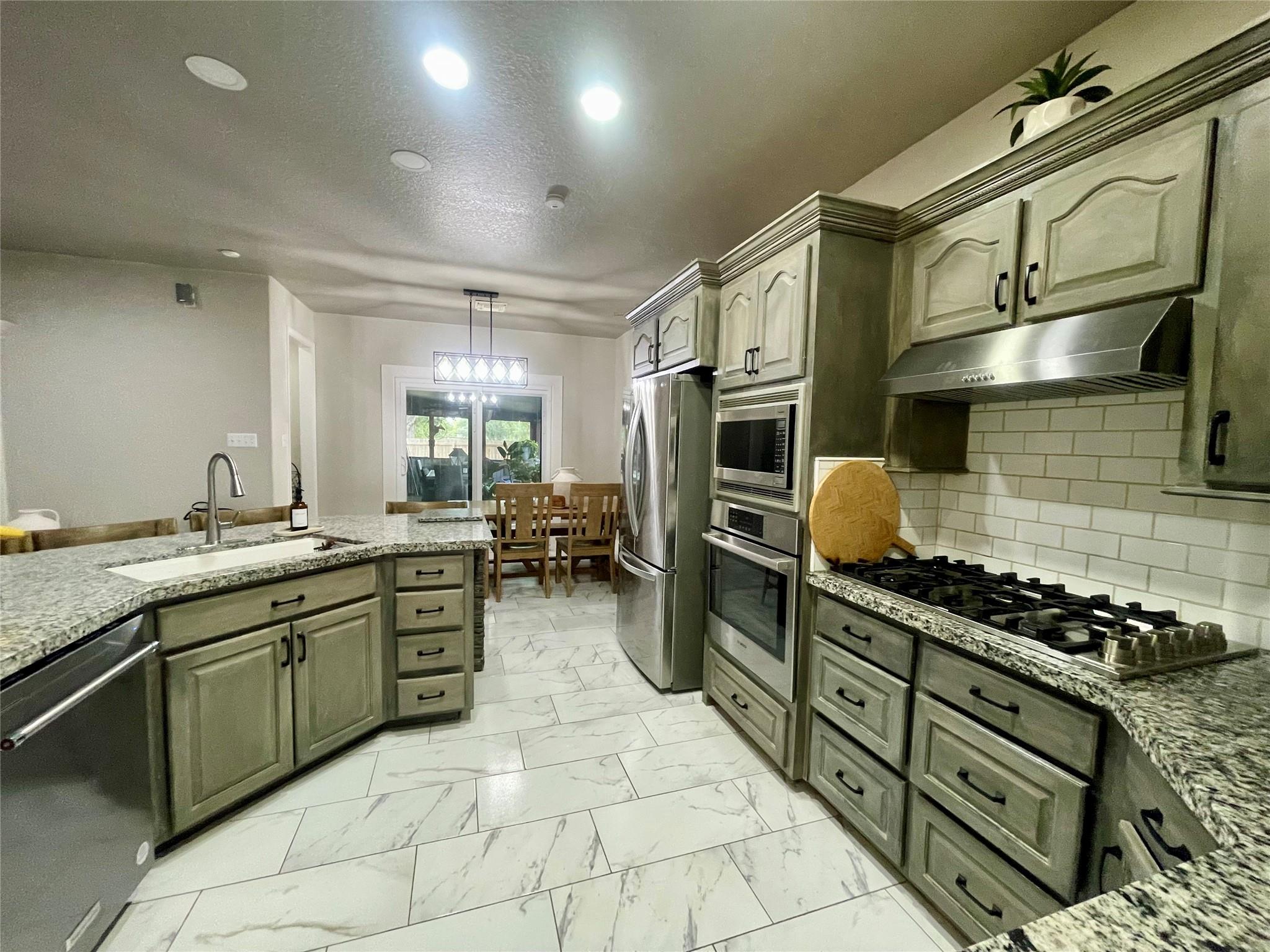 249 Chestnut Street, Lake Jackson Tx 77566 Property Photo 11