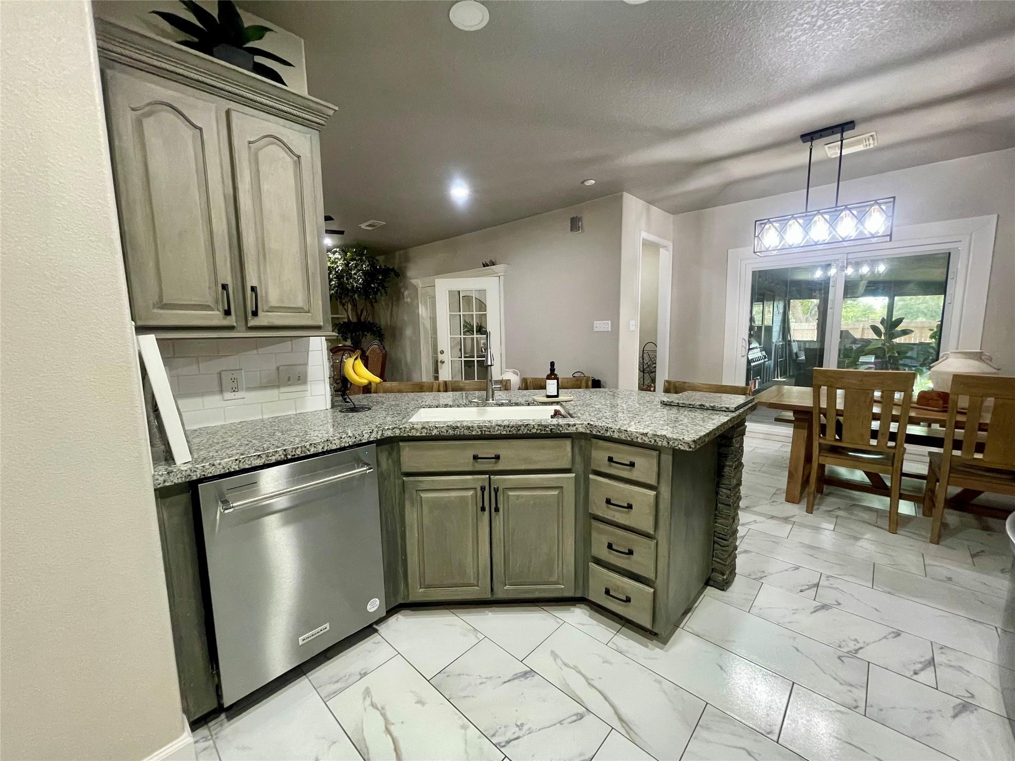 249 Chestnut Street, Lake Jackson Tx 77566 Property Photo 12