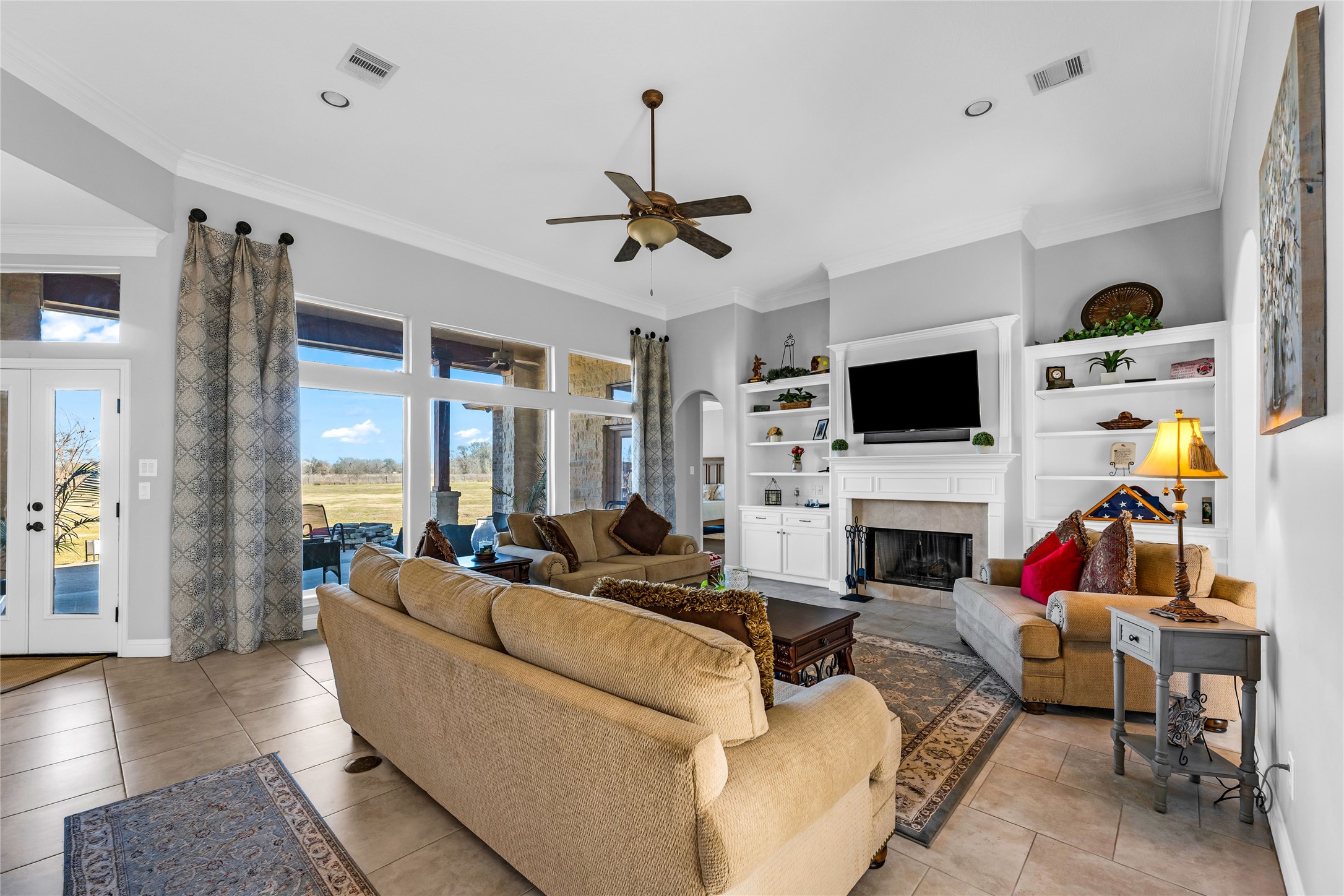 1910 Fox Trot Circle Property Photo 6