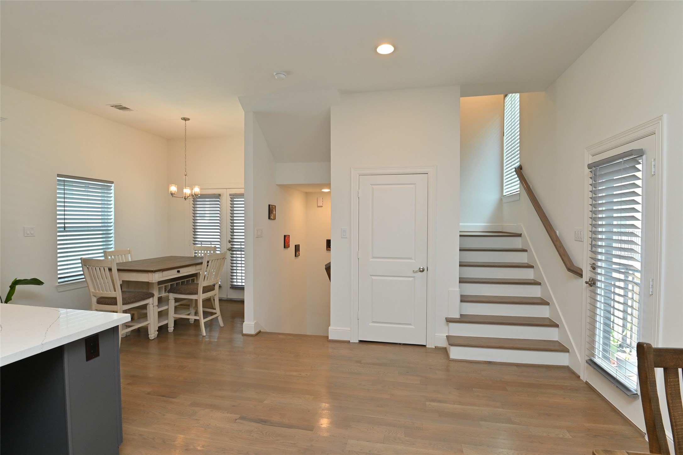 1117 W 16th Street C Property Photo 15