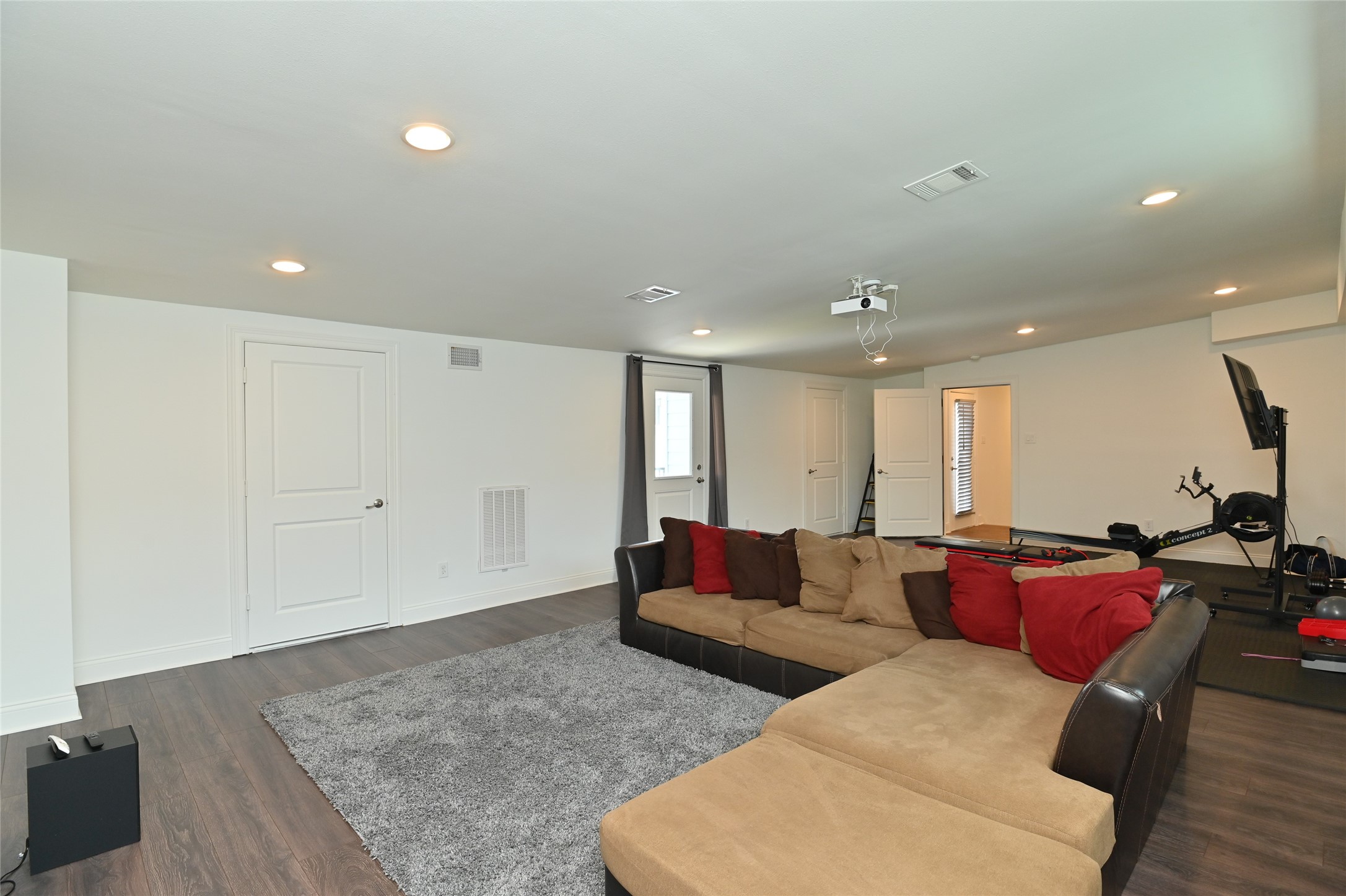 1117 W 16th Street C Property Photo 46