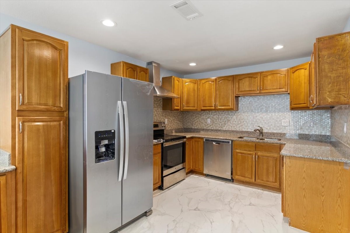 10730 Boardwalk Street Property Photo 13