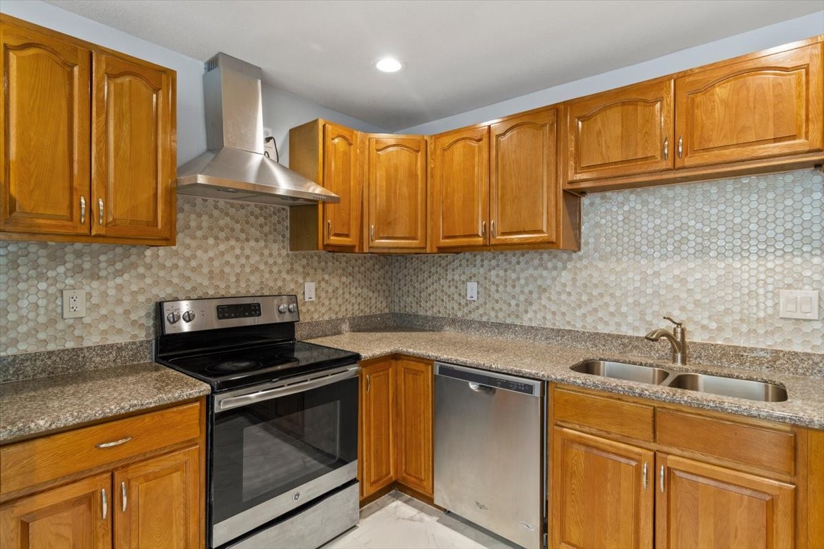 10730 Boardwalk Street Property Photo 15