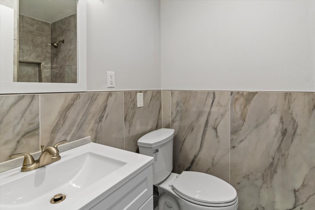 10730 Boardwalk Street Property Photo 28