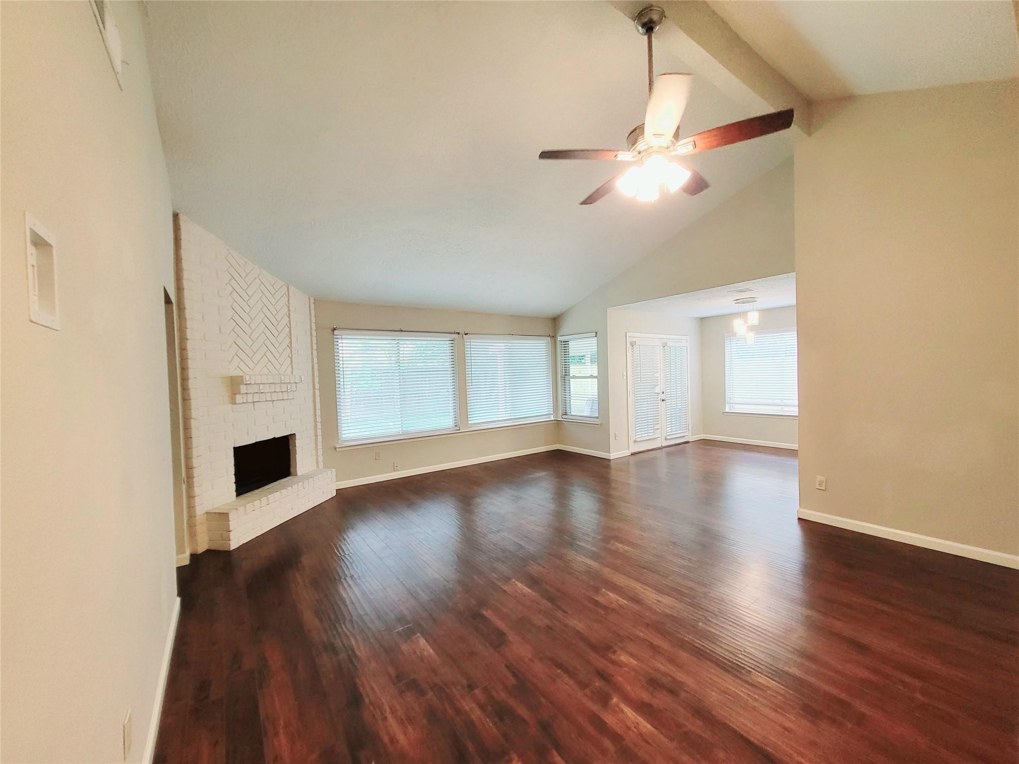 2711 S Brompton Drive Property Photo 3