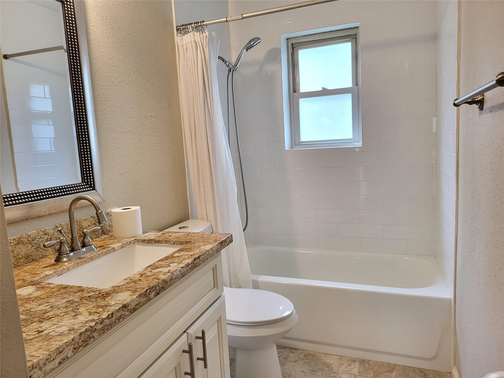2711 S Brompton Drive Property Photo 11