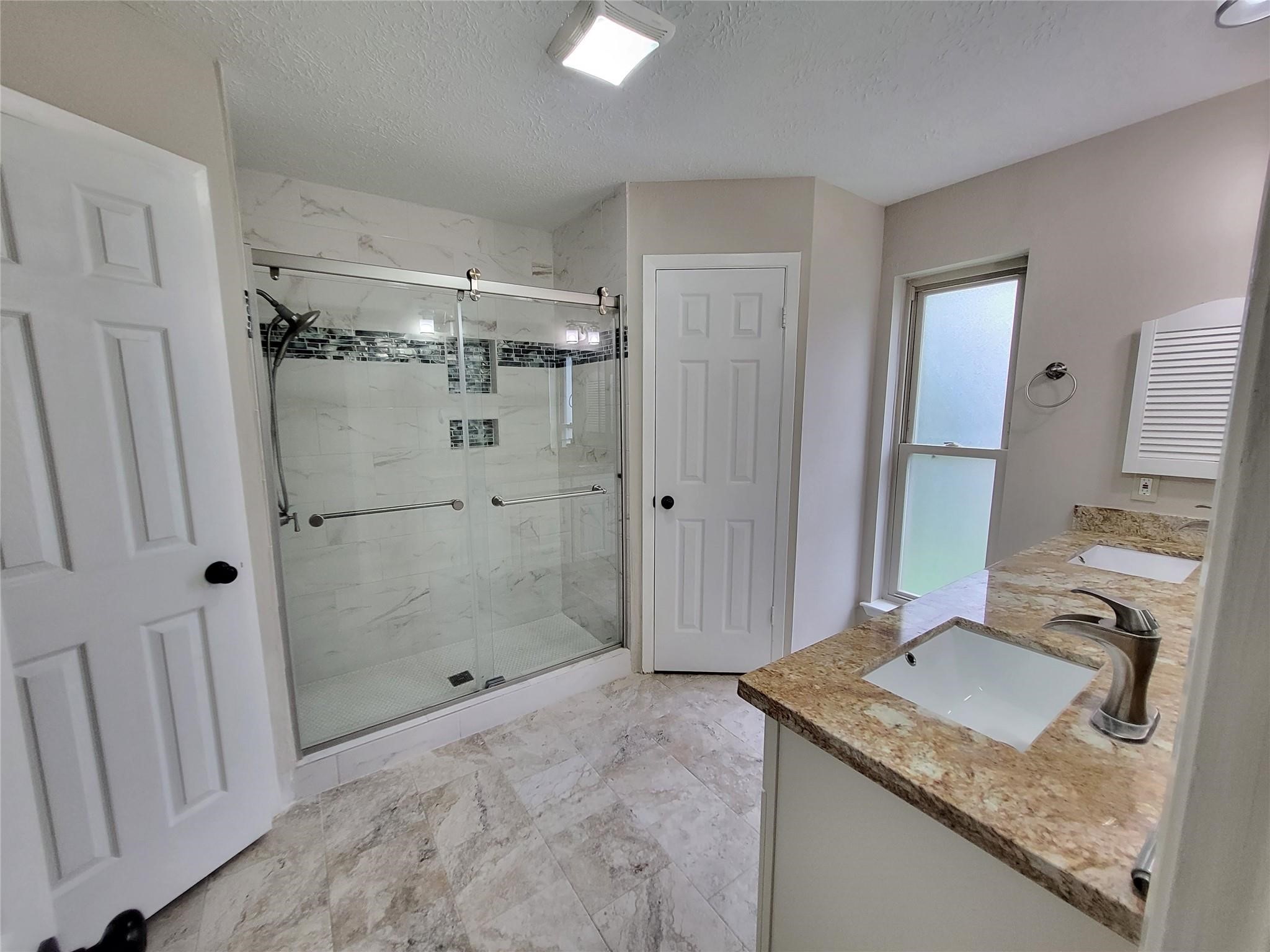 2711 S Brompton Drive Property Photo 16