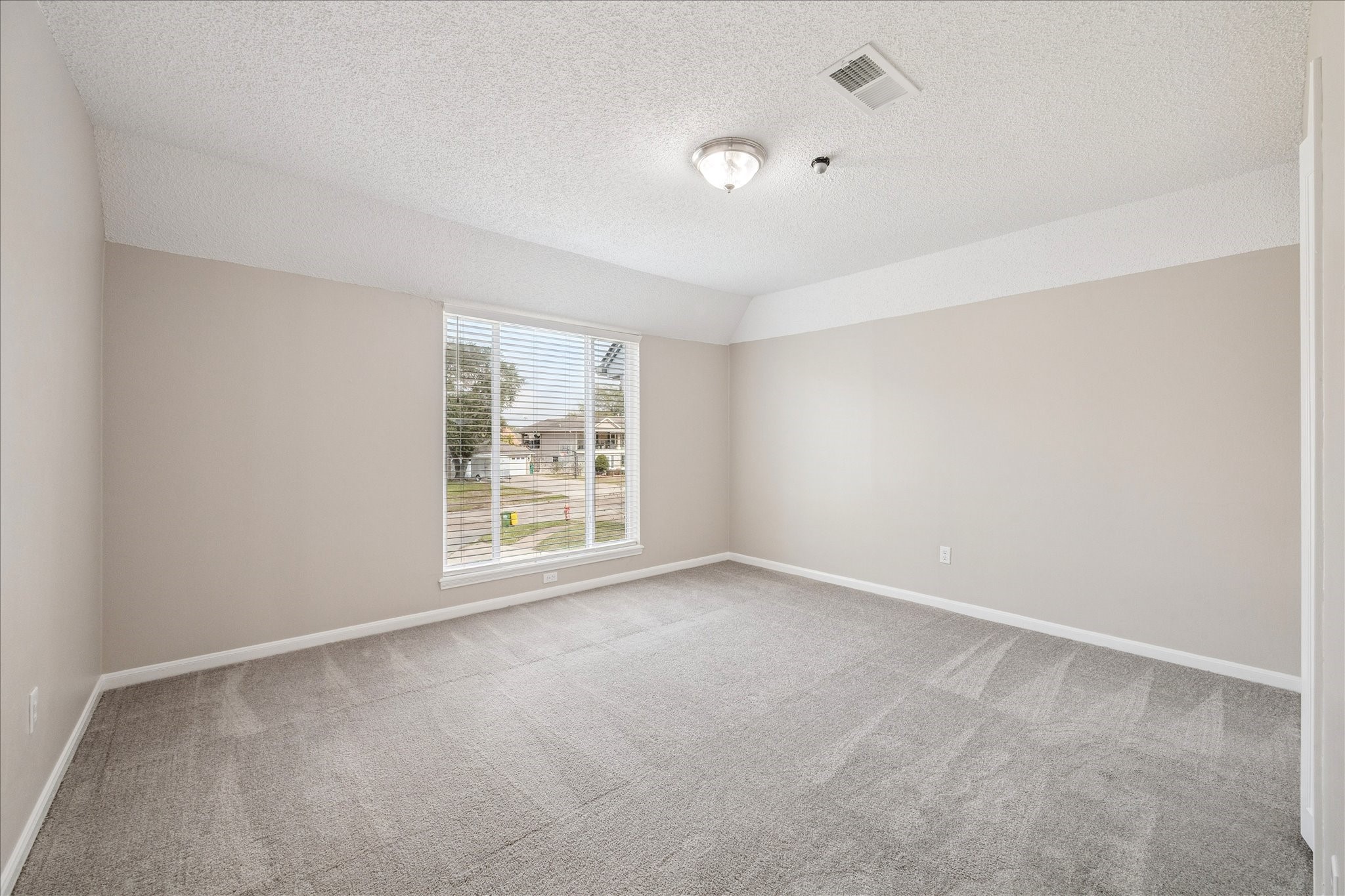 4606 Santiago Street Property Photo 25