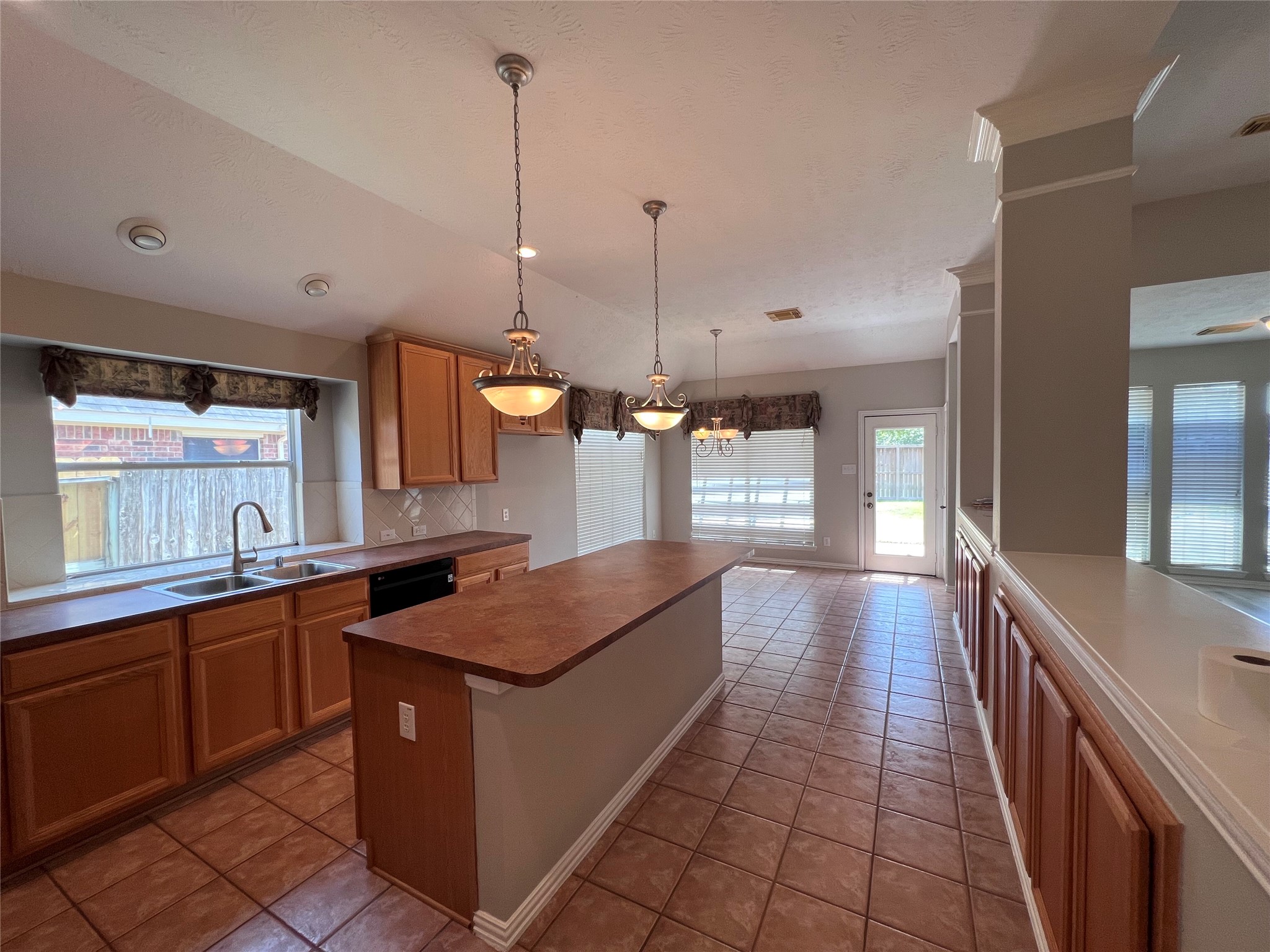 15915 Misty Heath Lane Property Photo 15