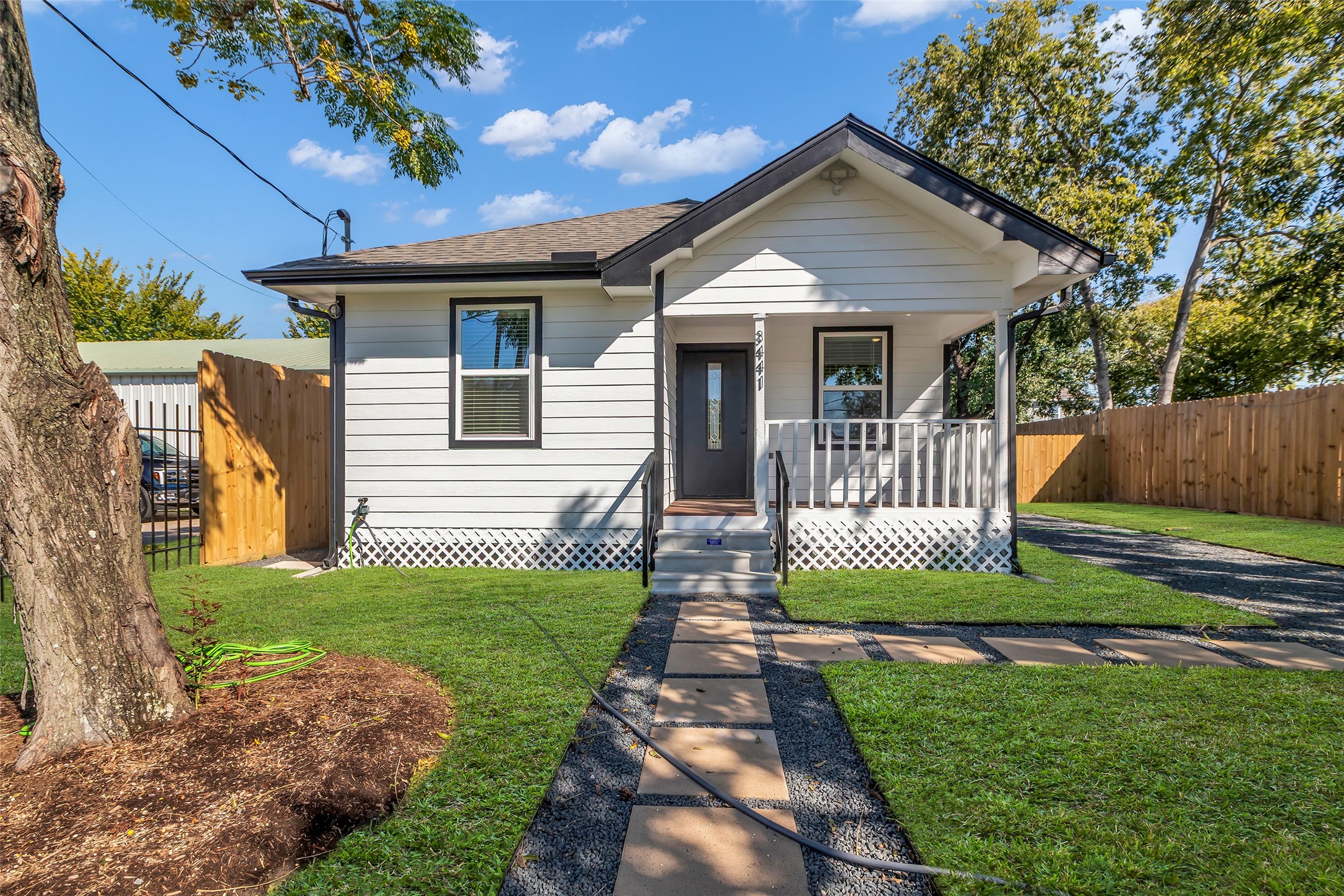 3441 Mcgowen Street Property Photo 2