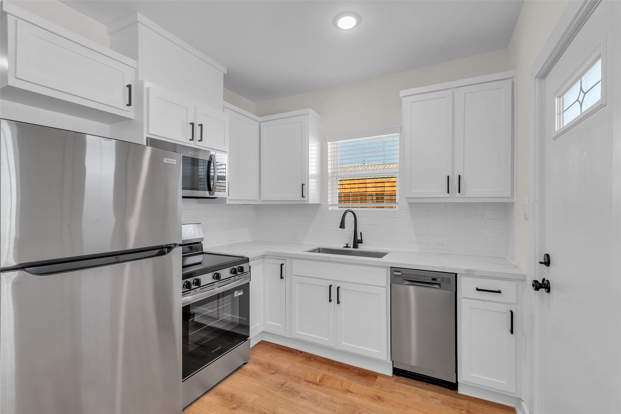 3441 Mcgowen Street Property Photo 6
