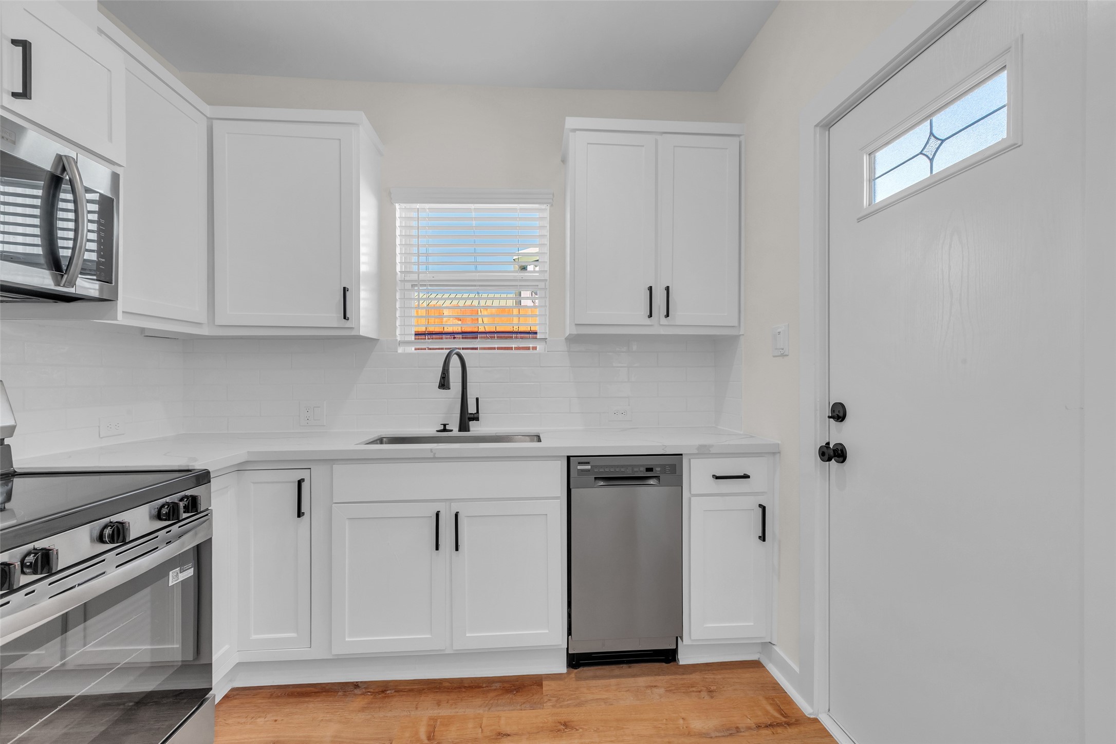 3441 Mcgowen Street Property Photo 7