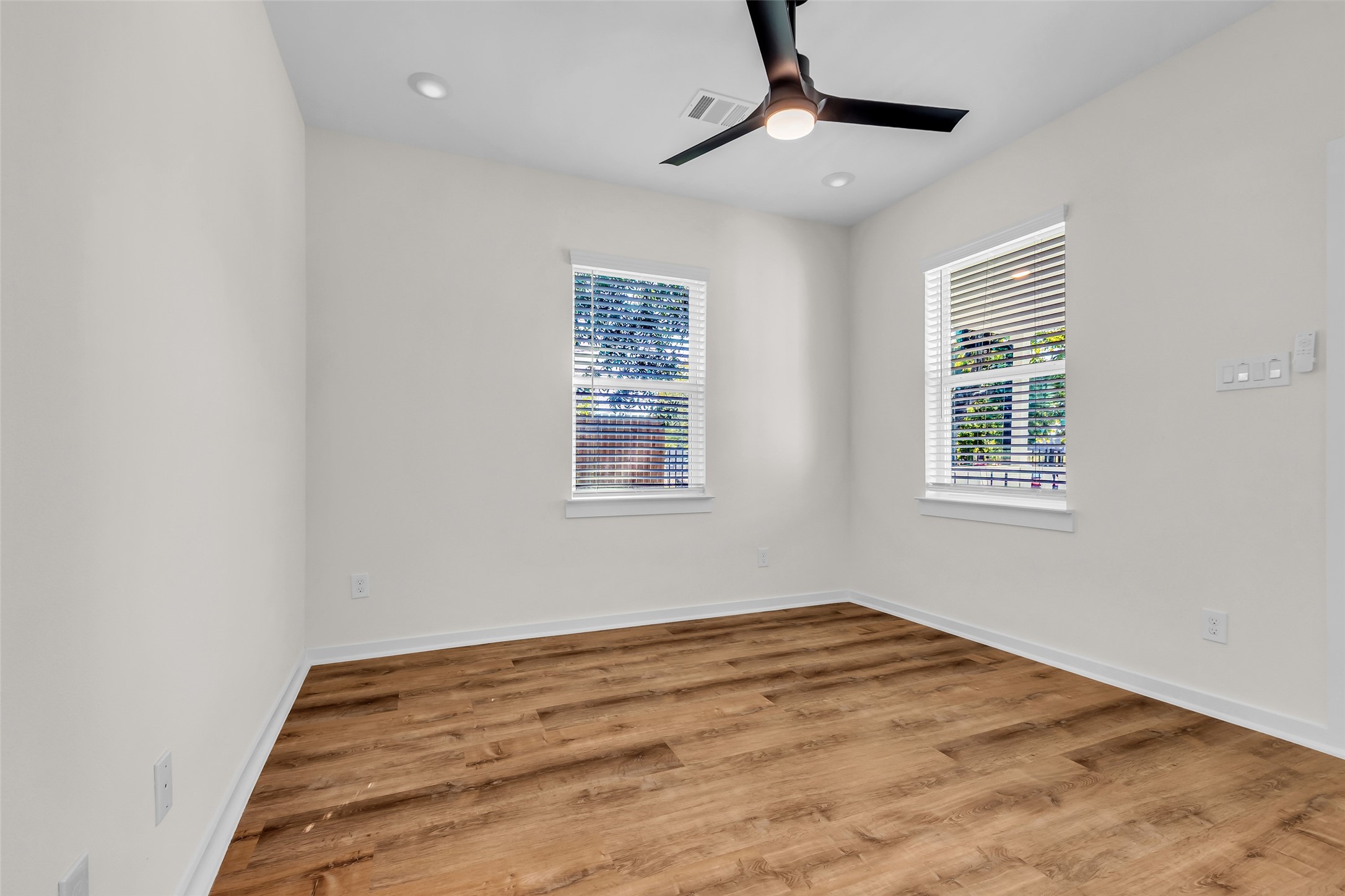 3441 Mcgowen Street Property Photo 14