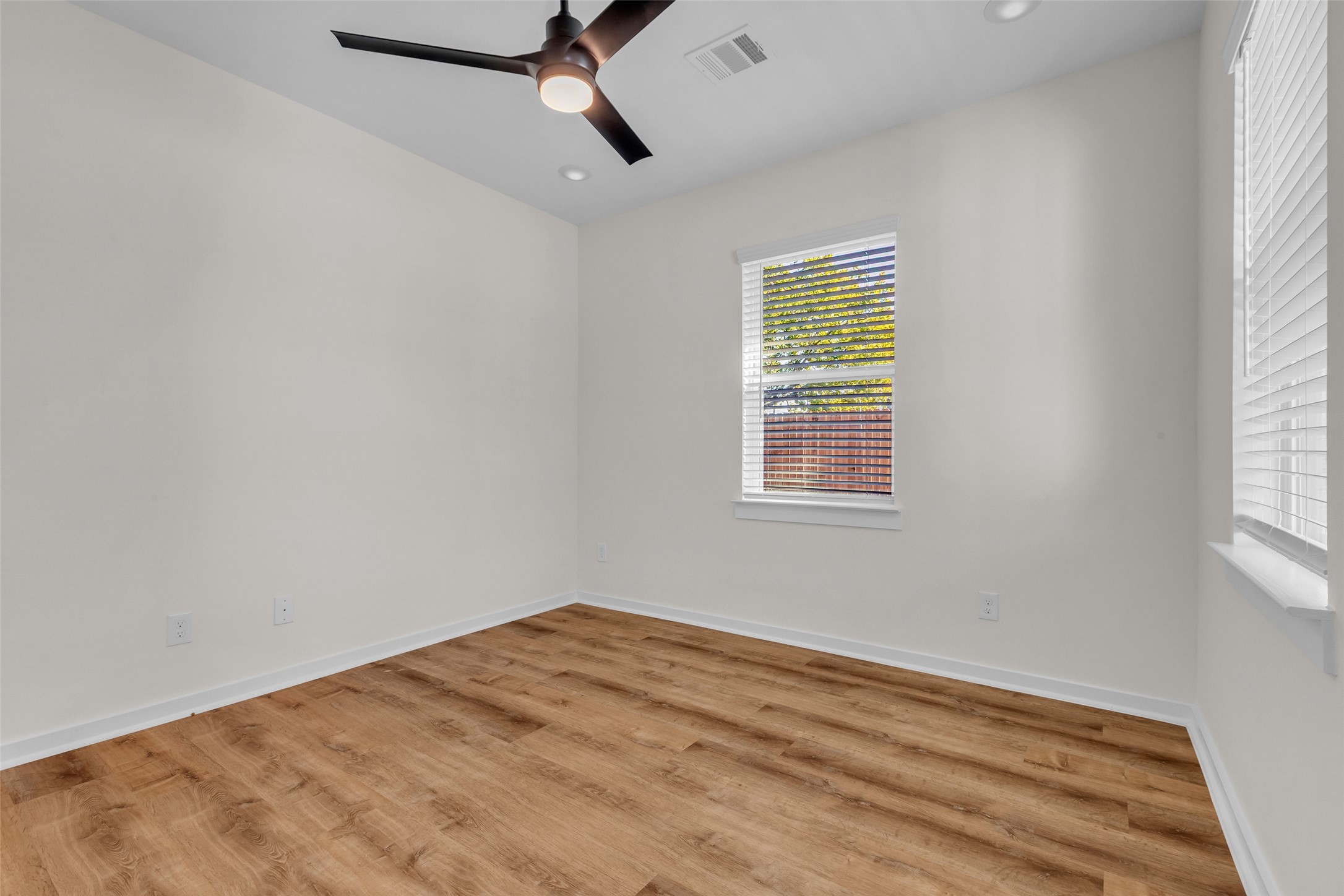 3441 Mcgowen Street Property Photo 15