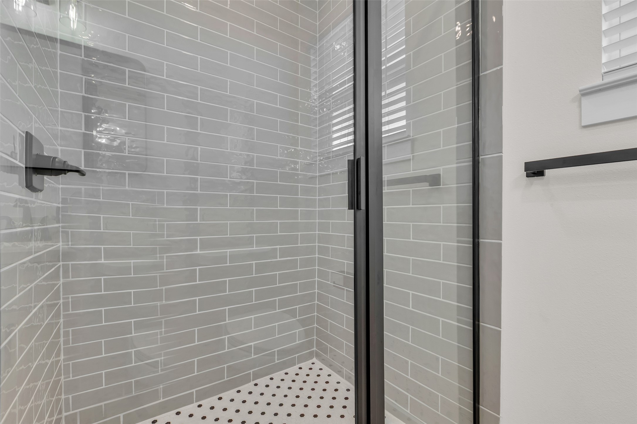 3441 Mcgowen Street Property Photo 17